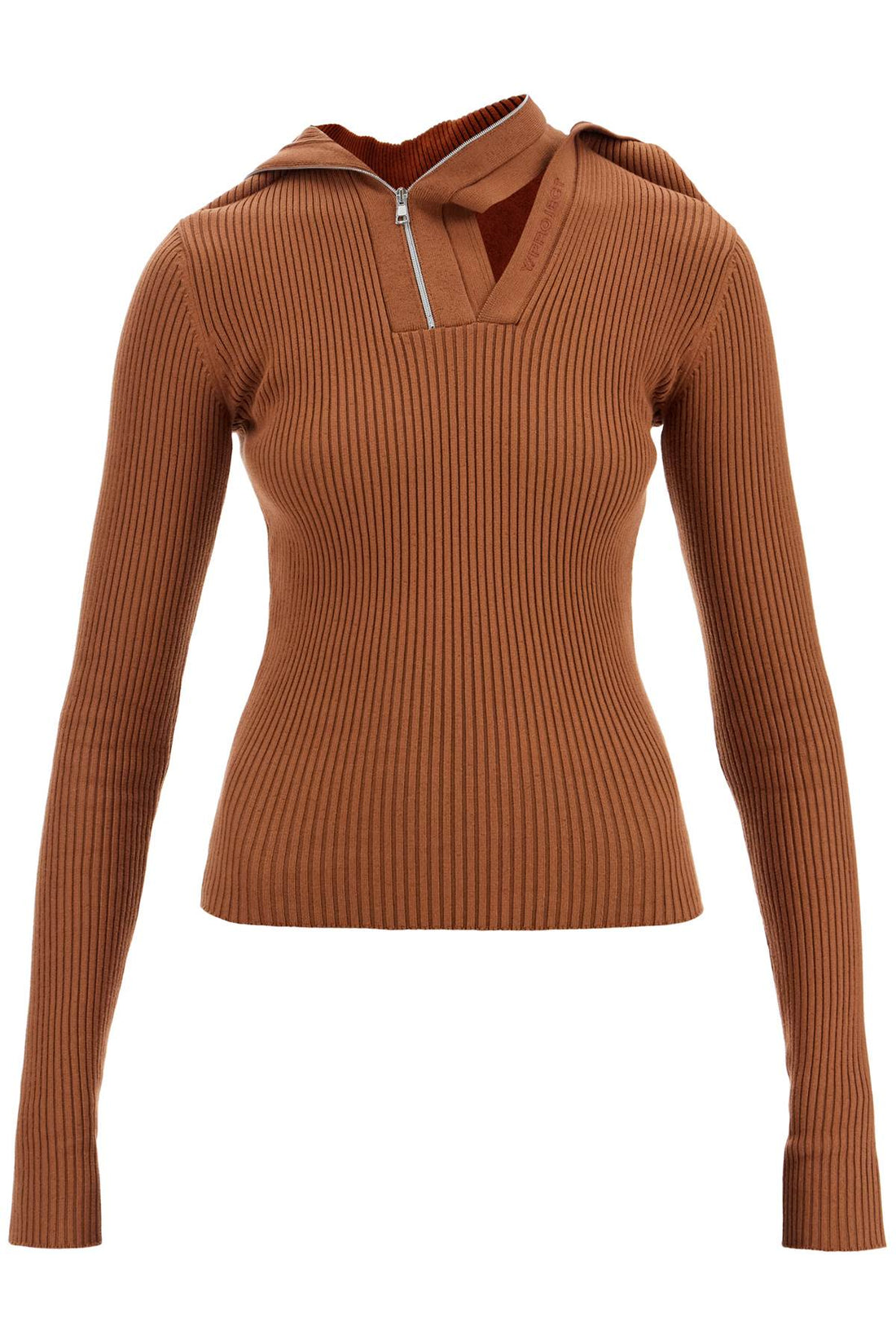 long-sleeved top with pin