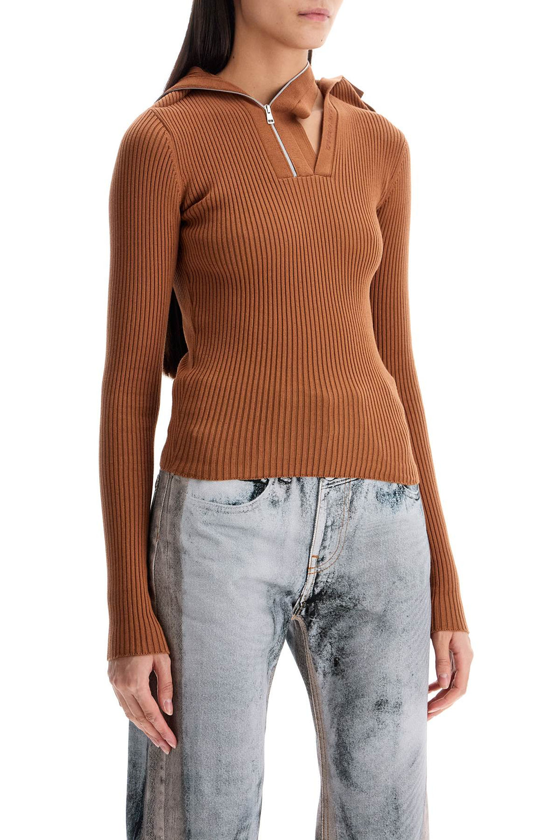 long-sleeved top with pin