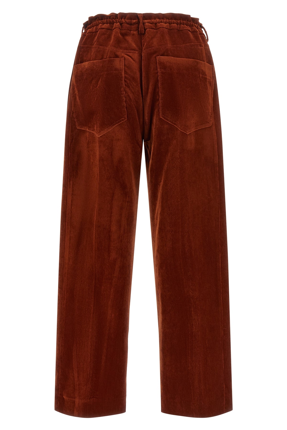 nude pants are distinguished by a wide and relaxed silhouette