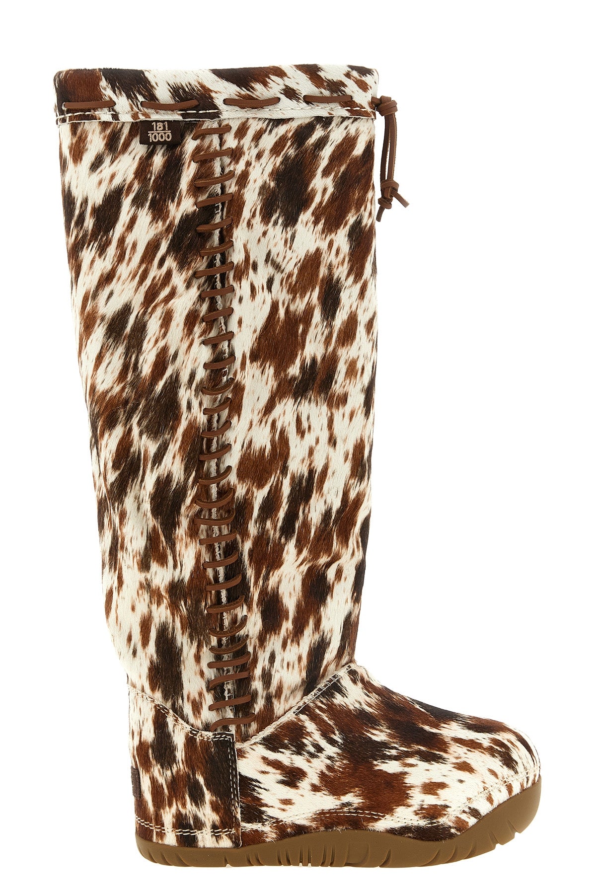 the high boots ugg bucked have a structured slip-on silhouette