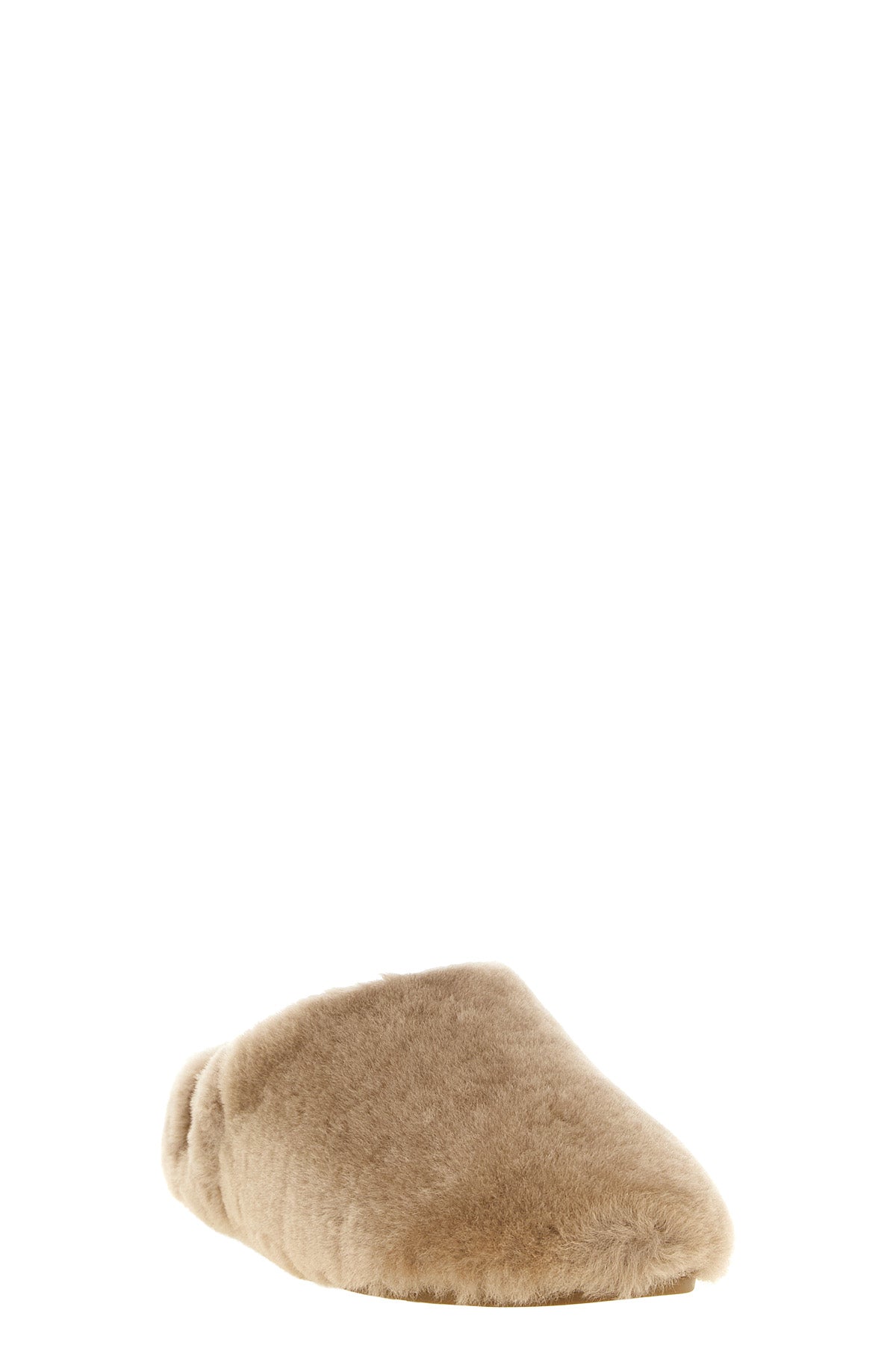the sabots ugg elea fluffed redefine the concept of comfort through an essenti