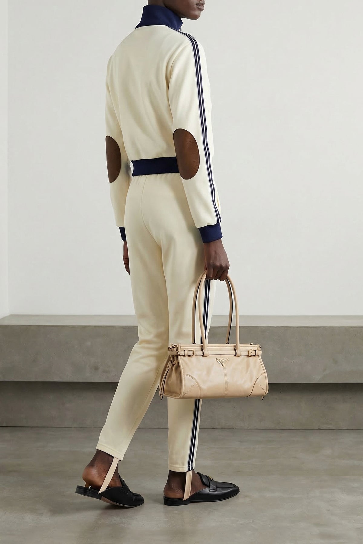 joggers in technical fabric