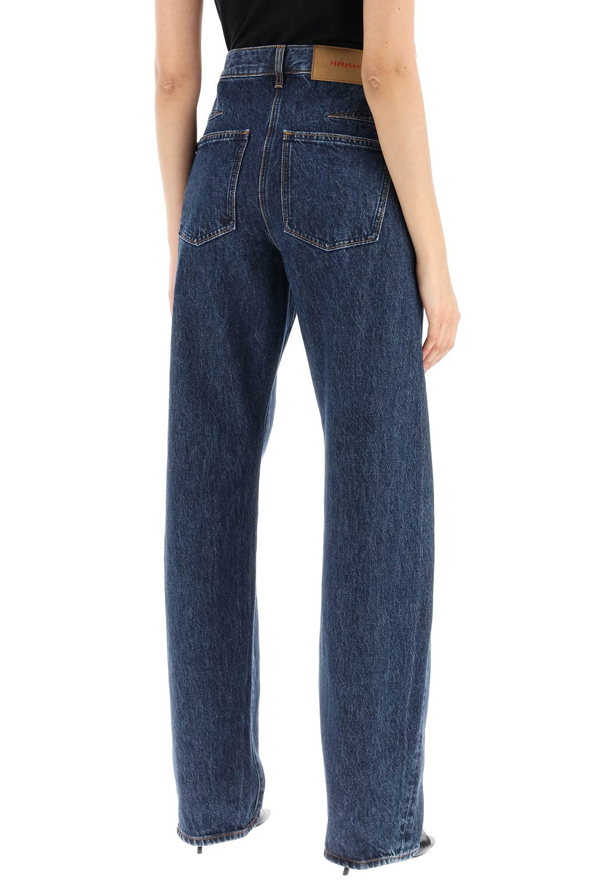 jeans with shaped seams