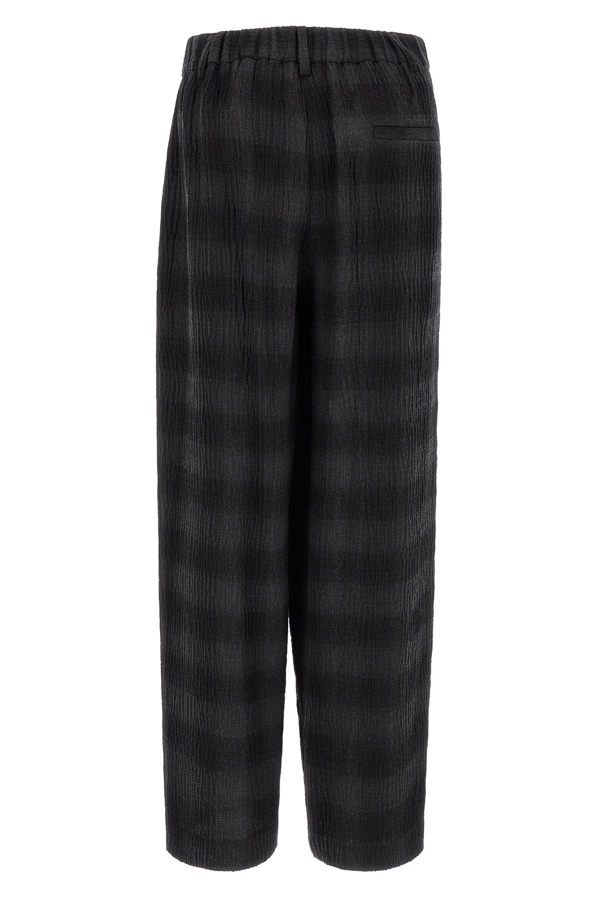the pants tela pantalone redefines the volumes of the contemporary wardrobe thro