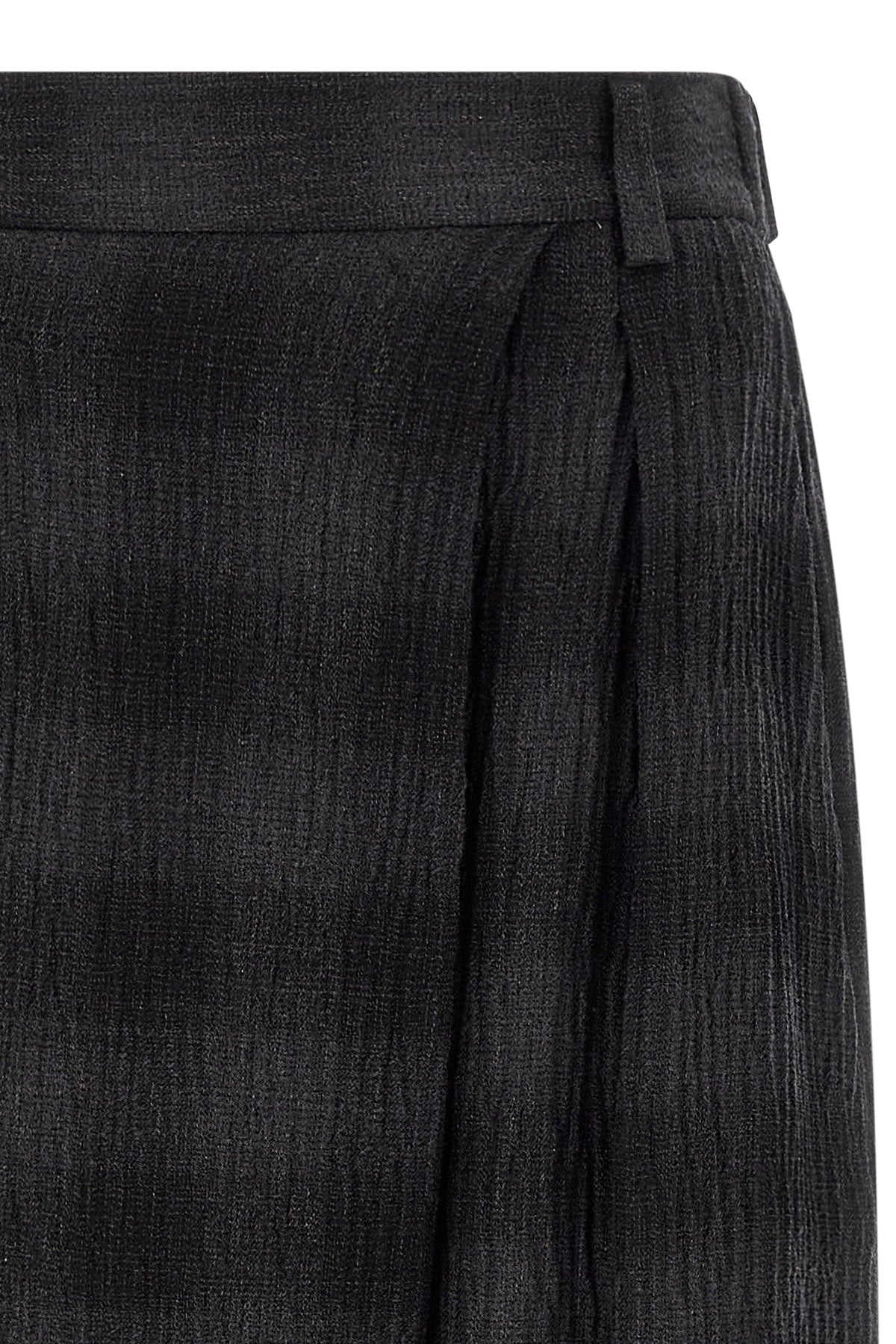 the pants tela pantalone redefines the volumes of the contemporary wardrobe thro
