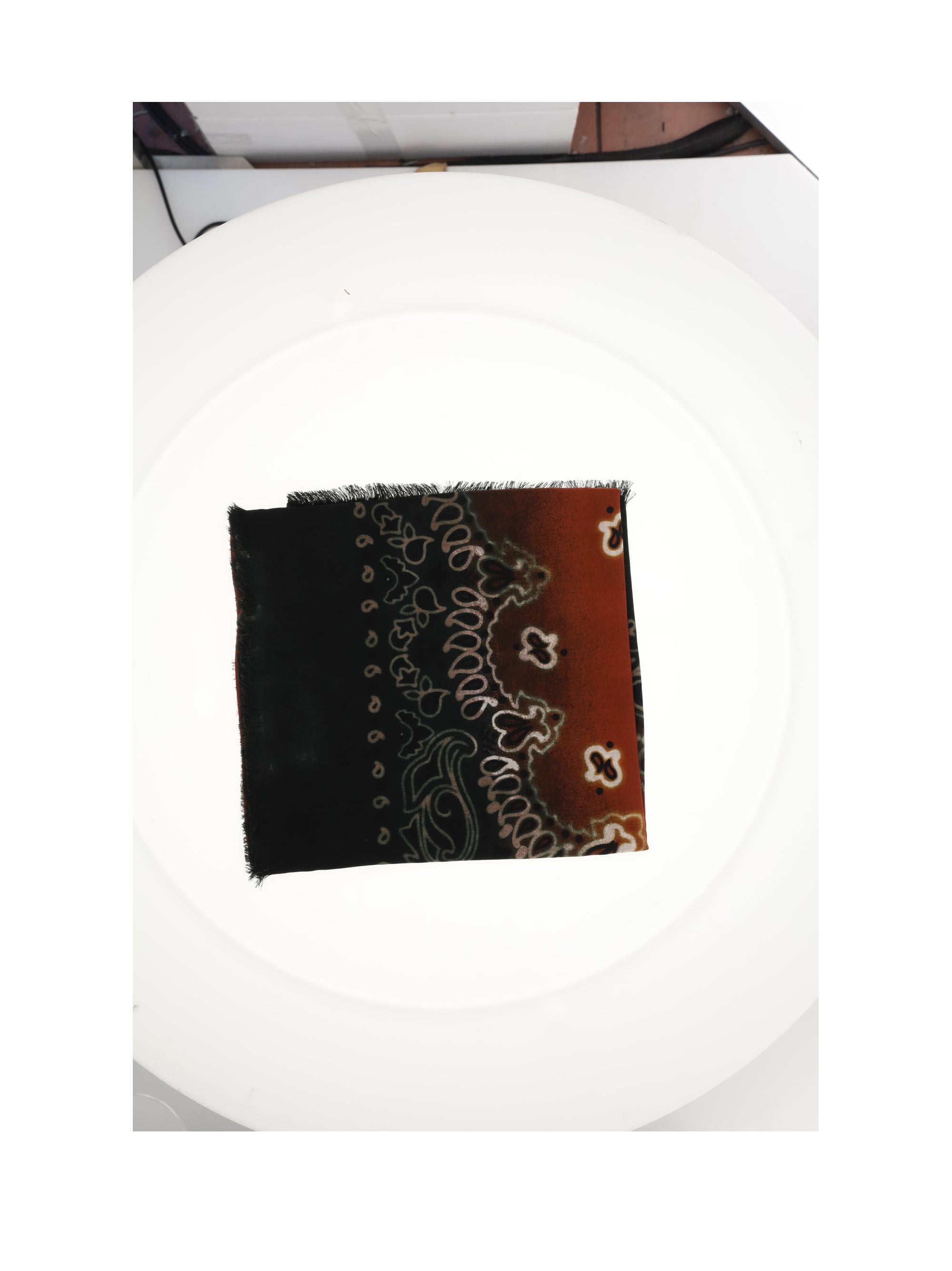 jil quadra hand scarf