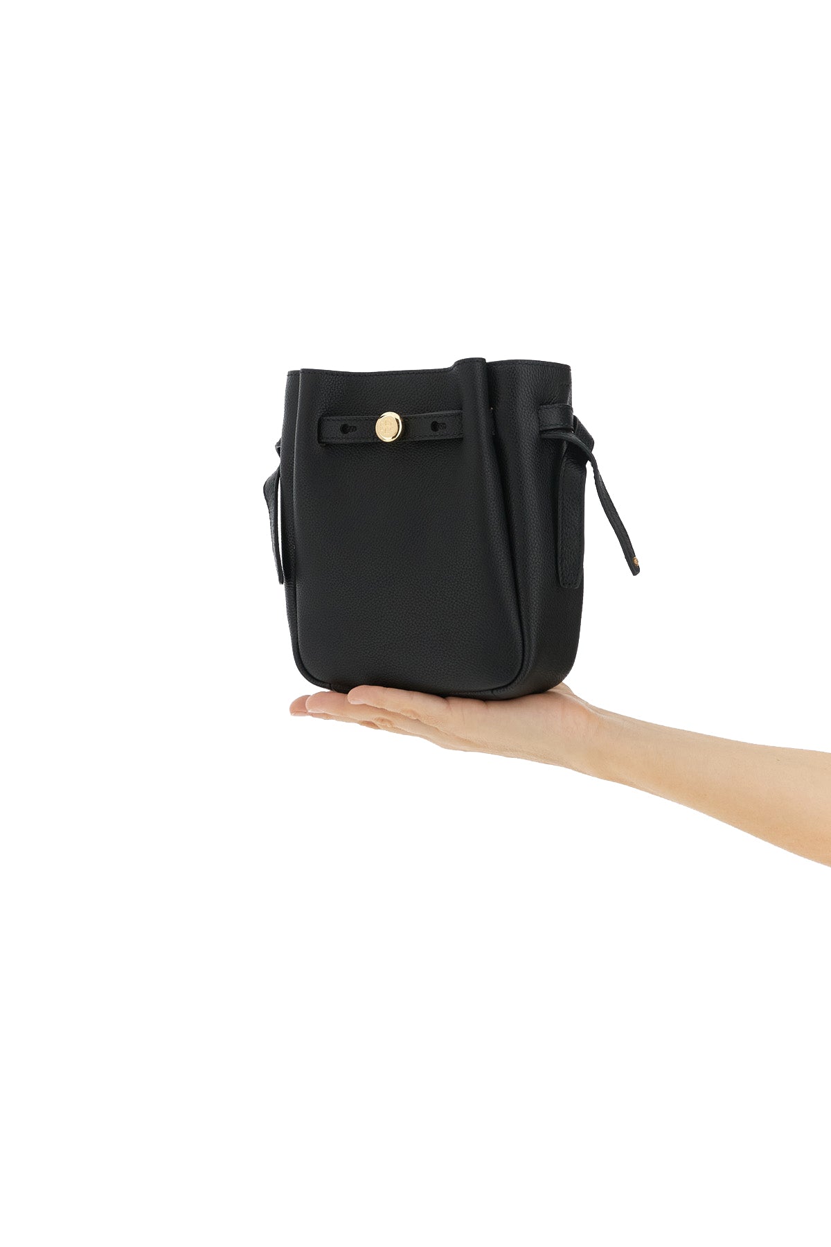 romy bucket bag in fine hammered leather