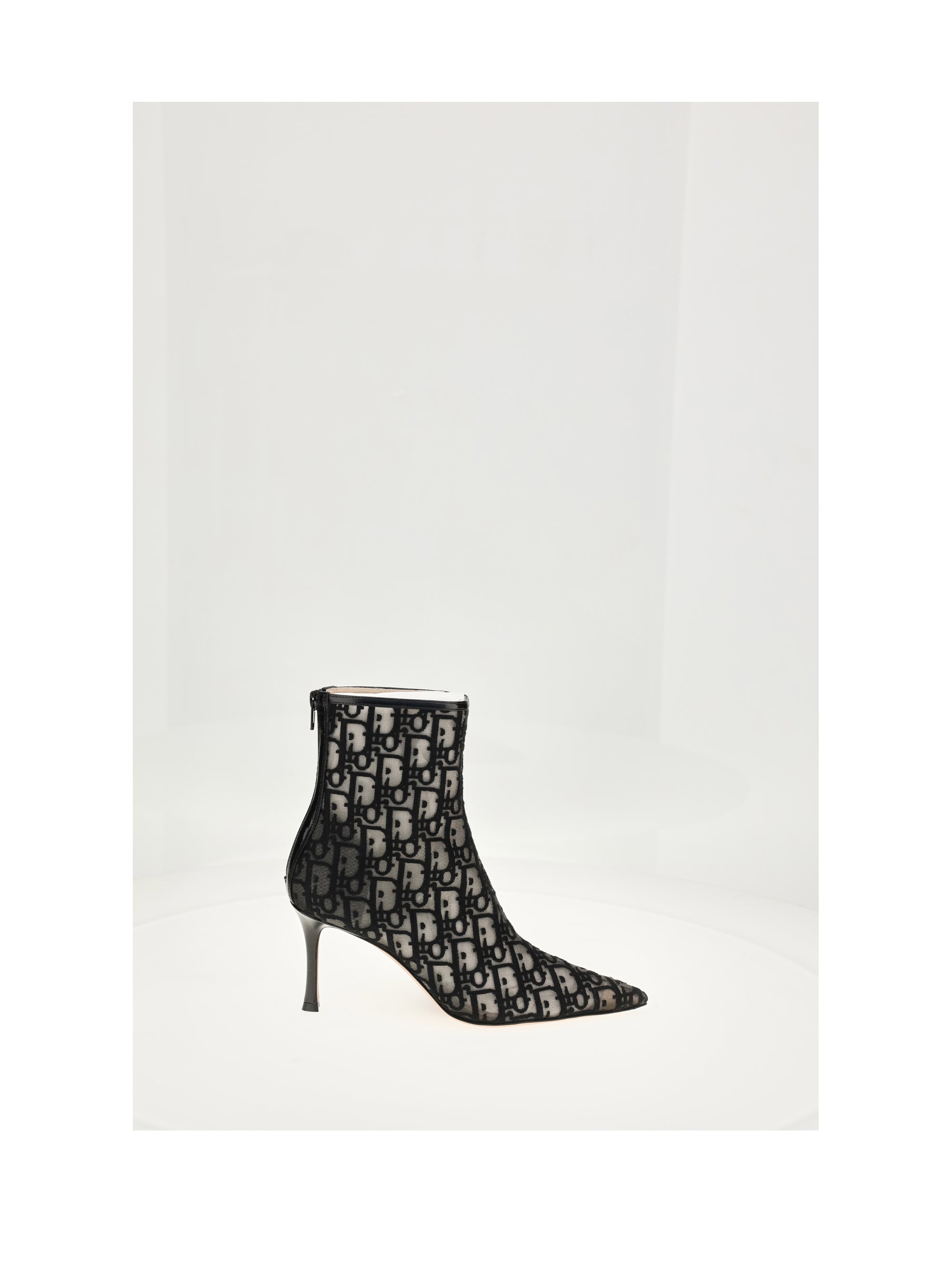 oblique bootie