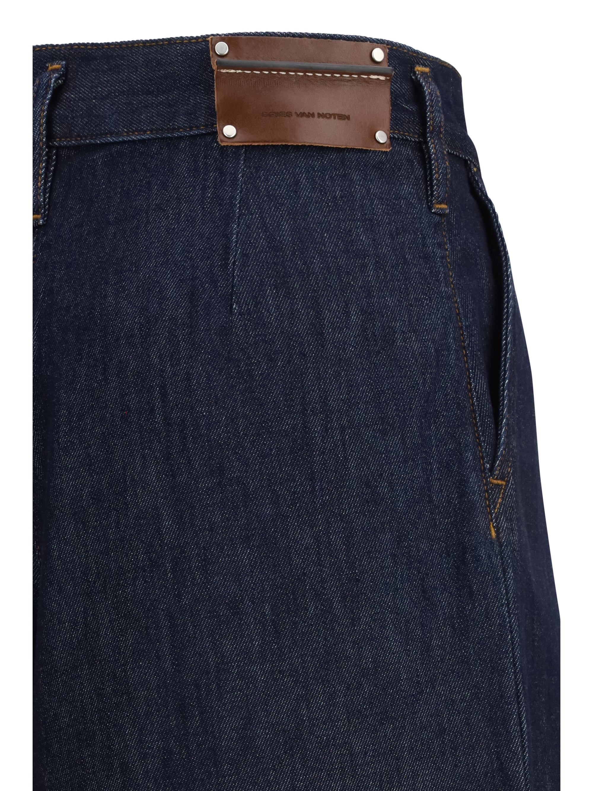 wide-leg jeans with pleats