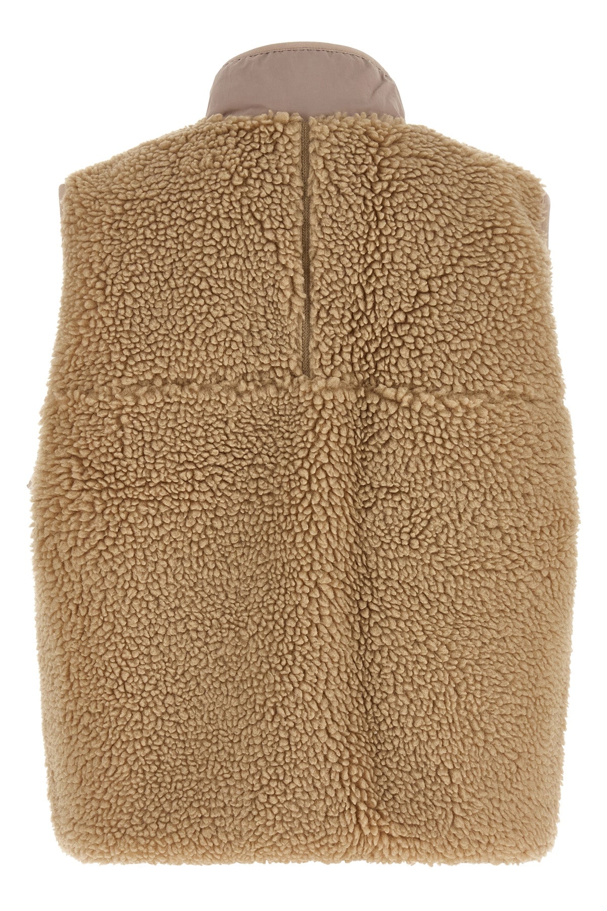 the patagonia classic retro-x® windproof vest is distinguished by a sleeveless