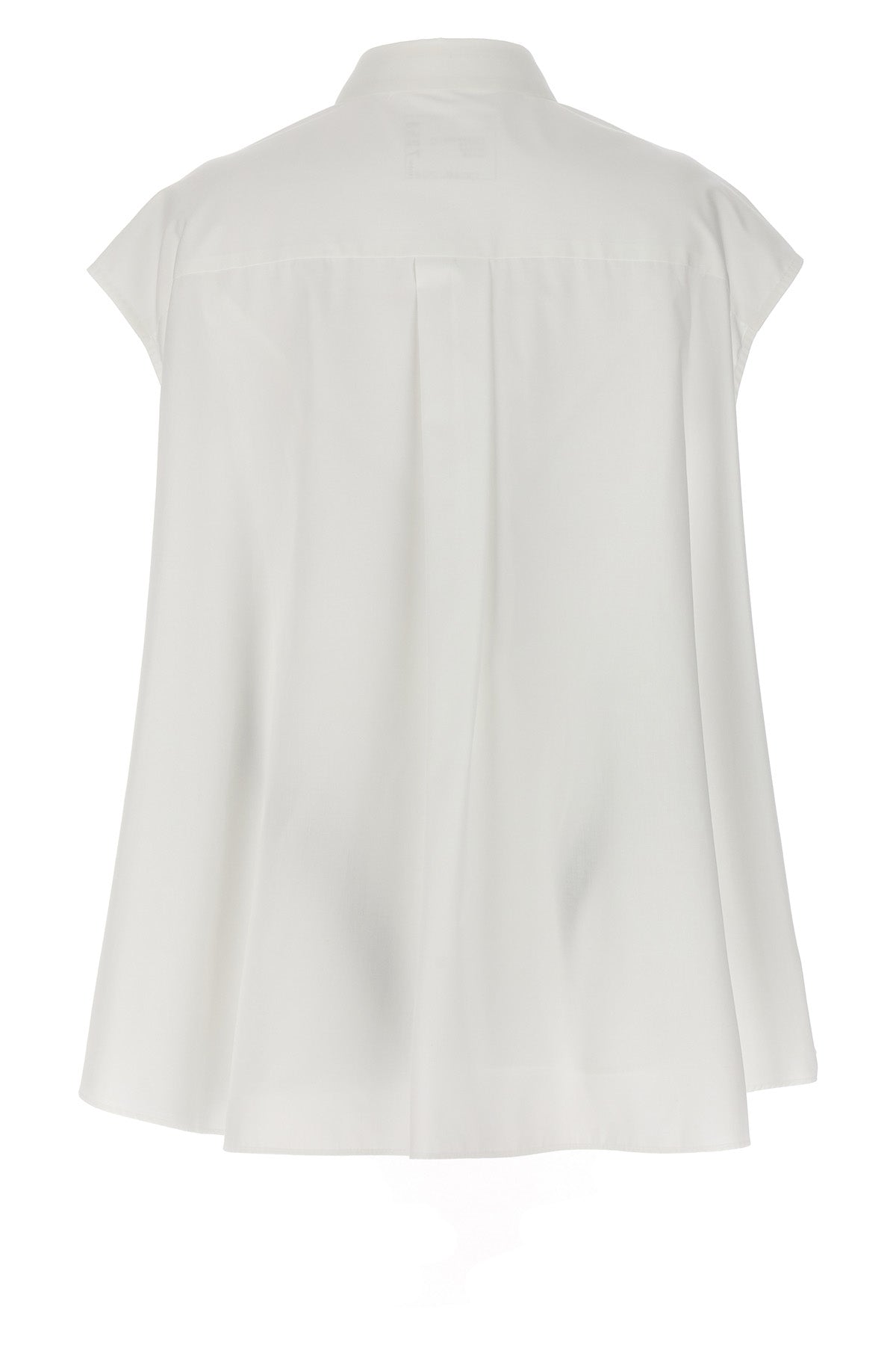 sleeveless shirt
