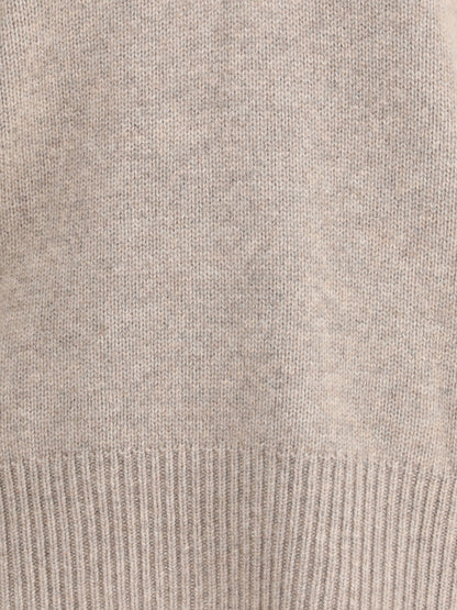 MADELEINE THOMPSON M  v-neck jumper in wool and cashmere