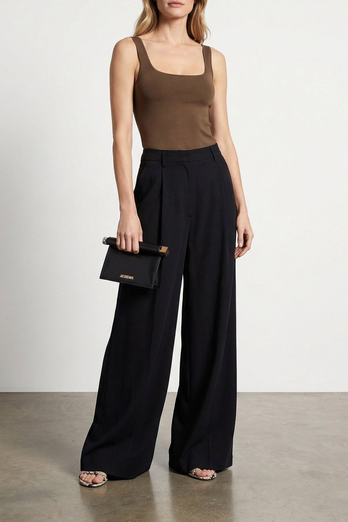 la petite pochette rond carré nappa clutch bag