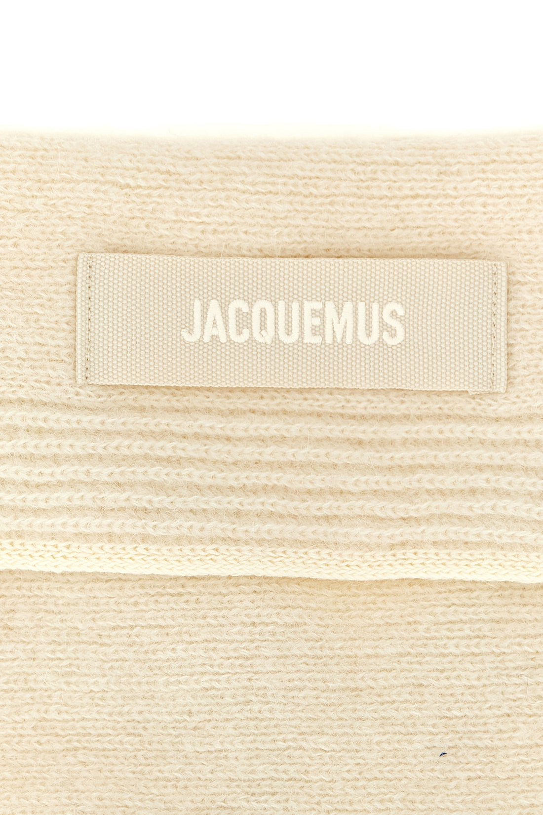JACQUEMUS OS the jacquemus le chale gros-grain bandana defines a new perspective on winter