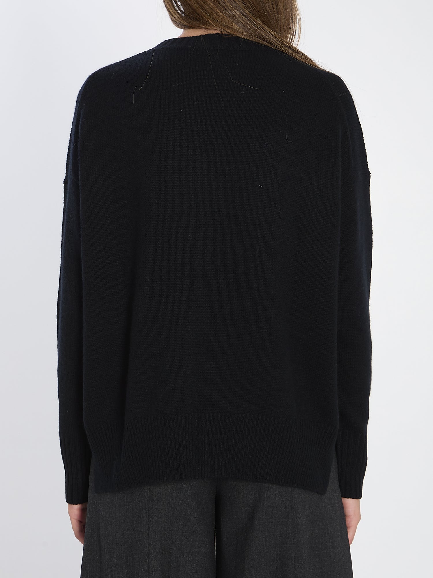 ALLUDE M cashmere sweater
