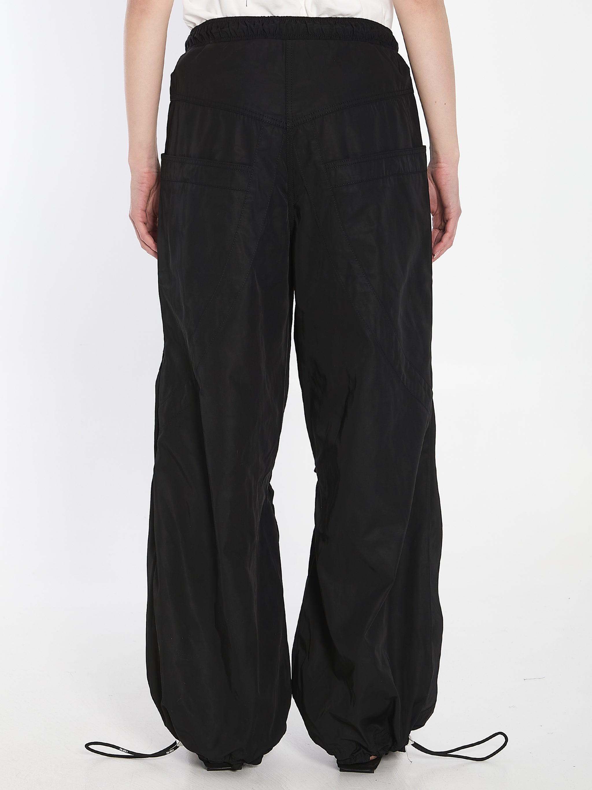 oversize trousers