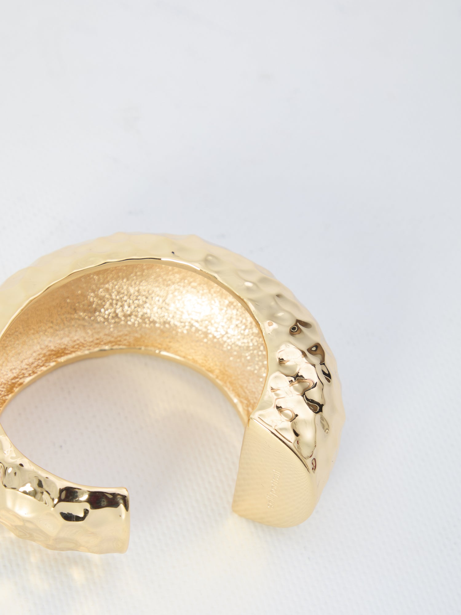 SELF PORTRAIT OS hammered gold cuff 