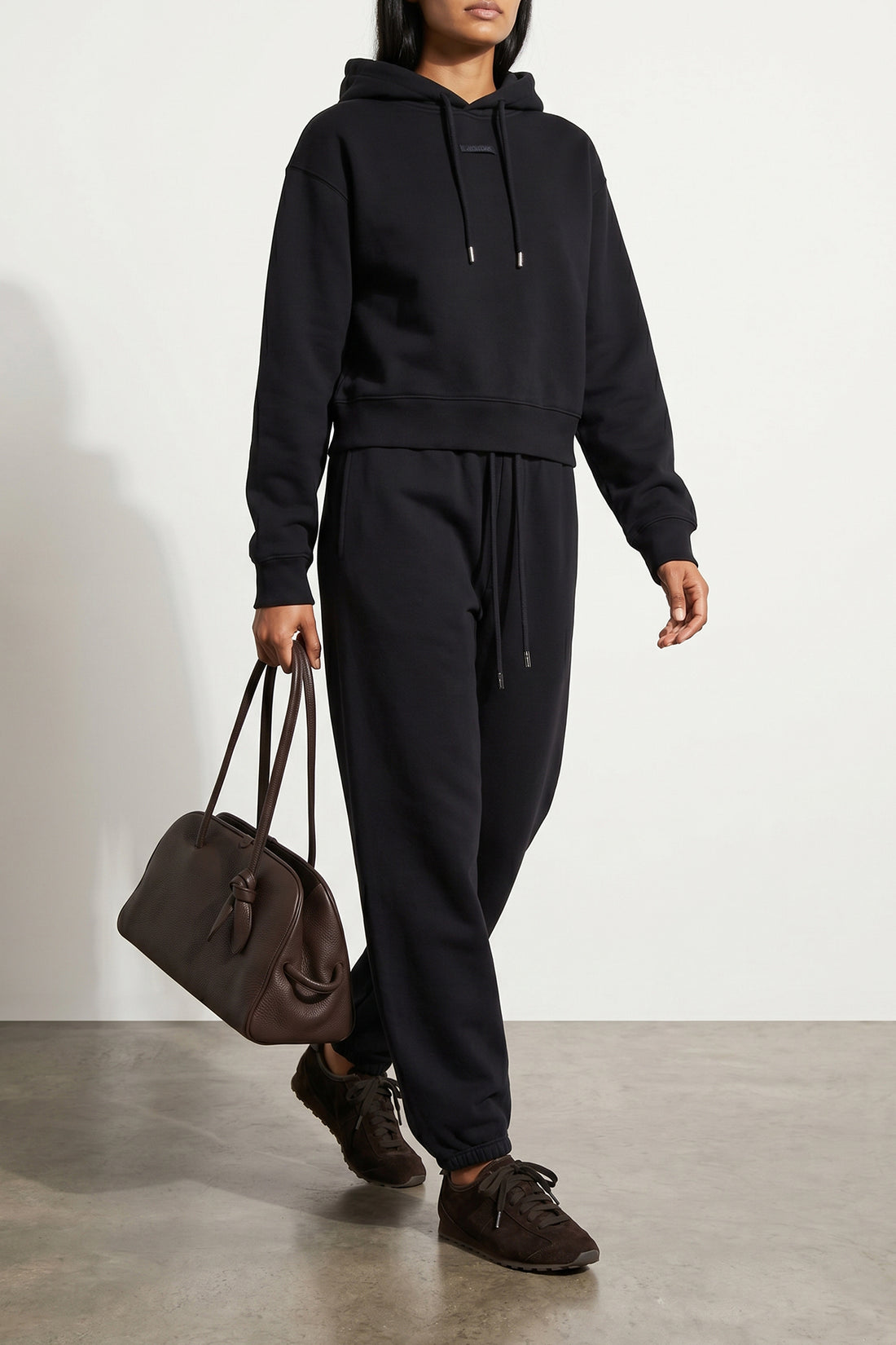JACQUEMUS OS le turismo hammered leather shoulder bag in bowling style