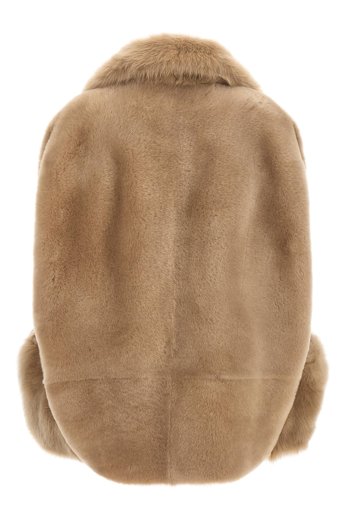 the blancha vest in fine sheepskin is distinguished by a sleeveless silhouette