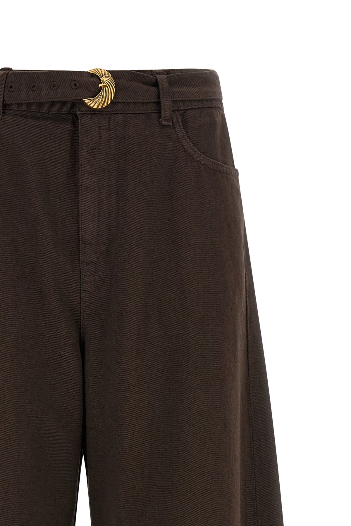 jeans twinset define a contemporary silhouette through a fashionable constructio