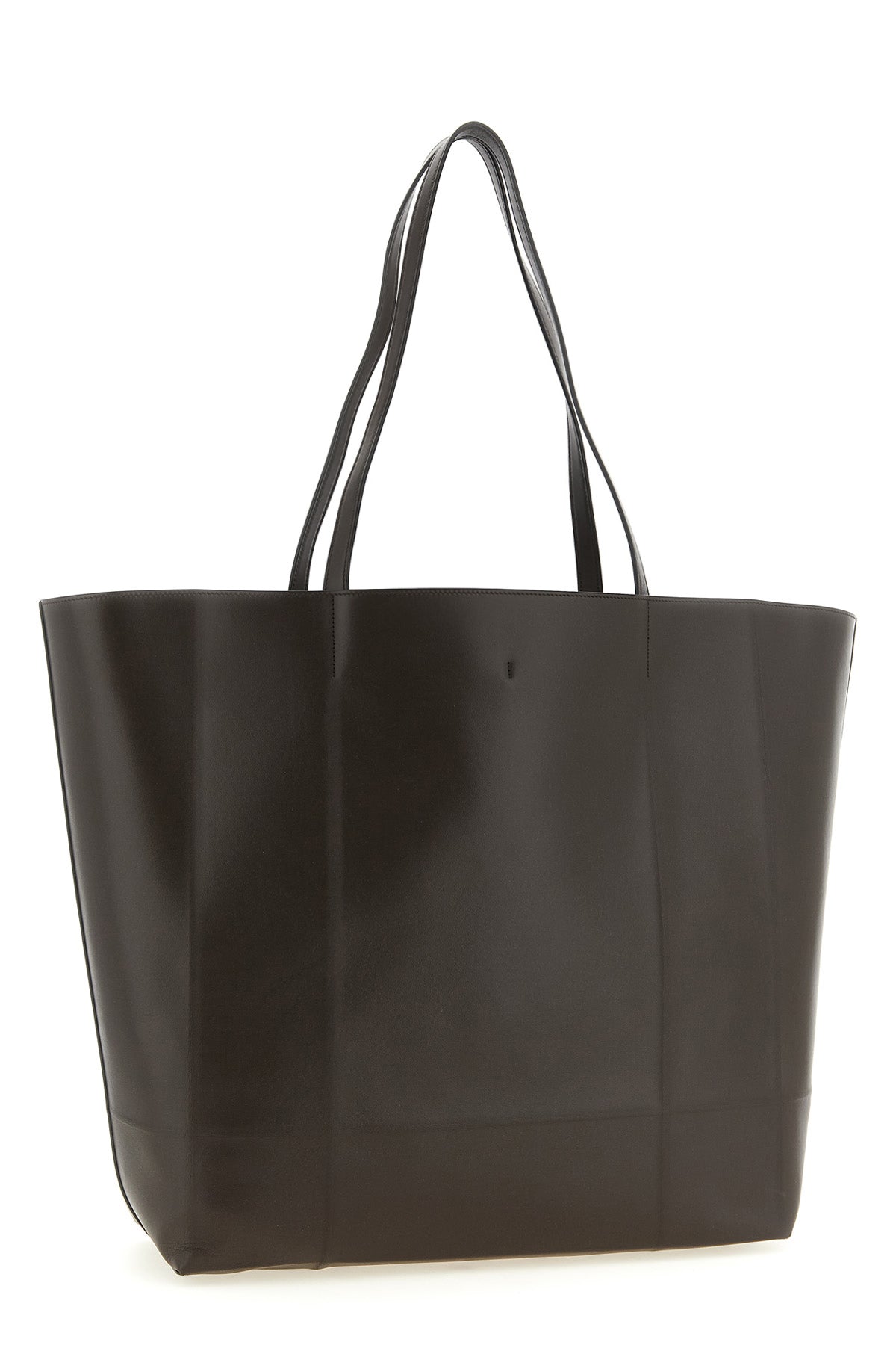 the toteme roam tote bag defines the wardrobe
