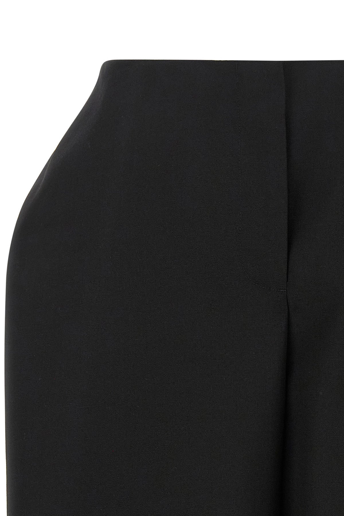 jacquemus le short cubisto bermuda shorts redefine the codes of contemporary