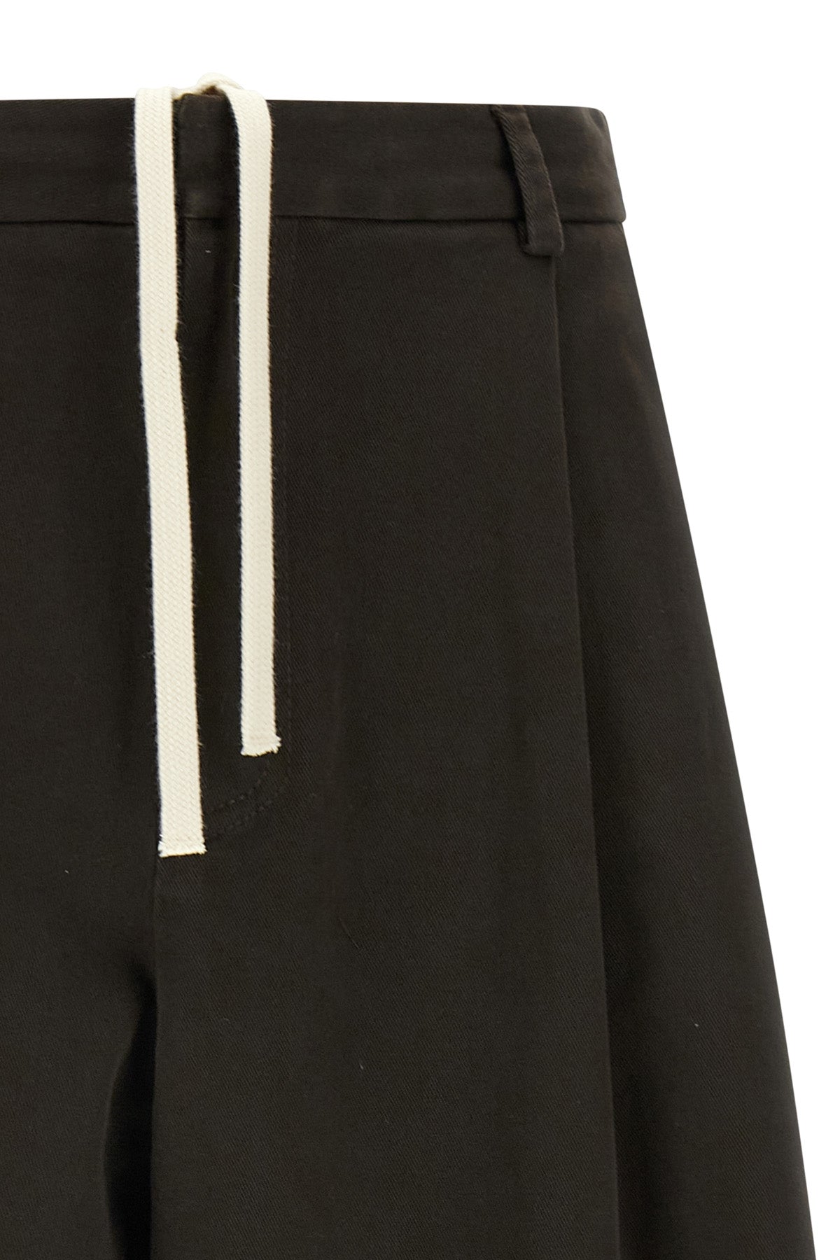 the bermuda shorts tela lake redefine the codes of contemporary tailoring thro