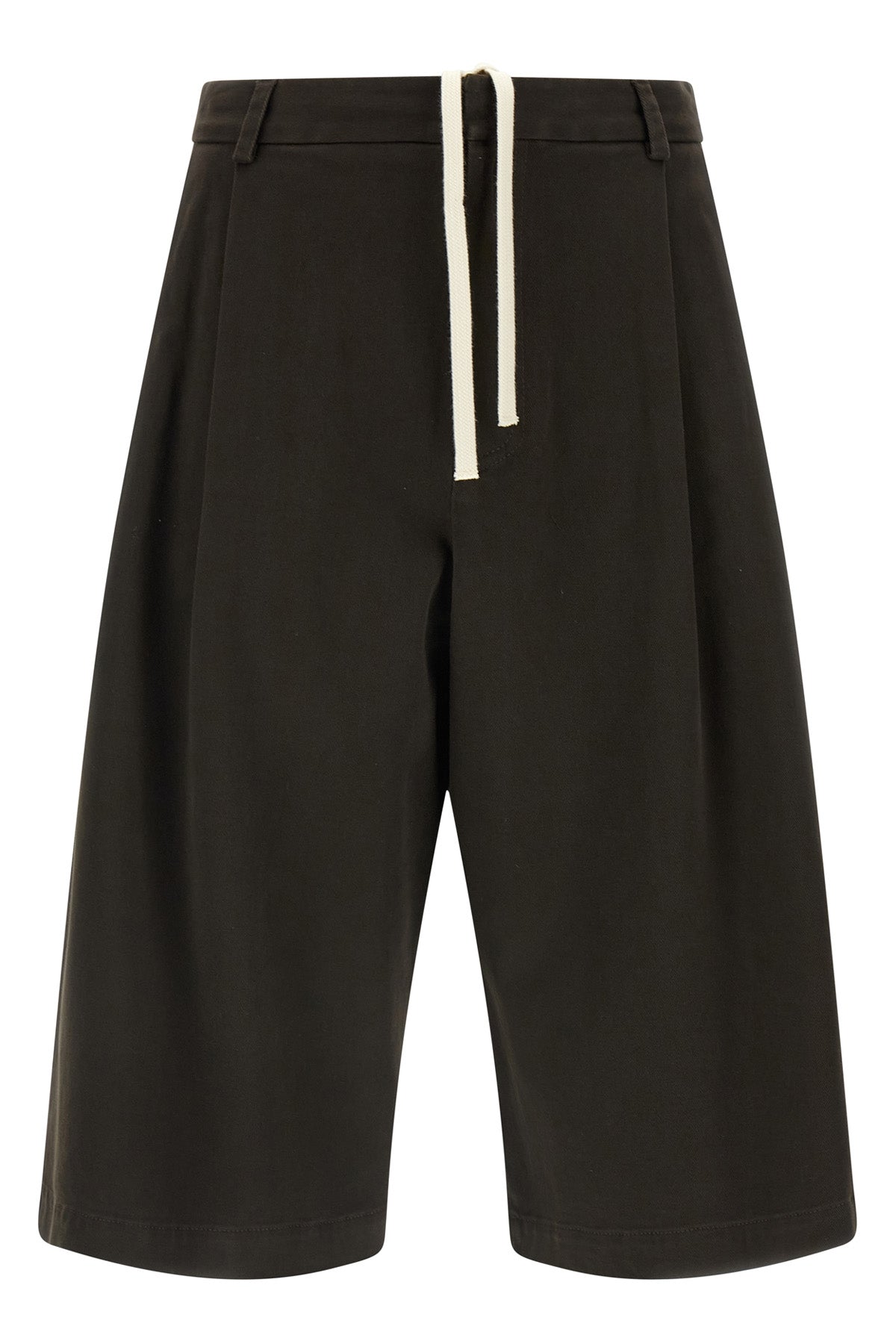 the bermuda shorts tela lake redefine the codes of contemporary tailoring thro