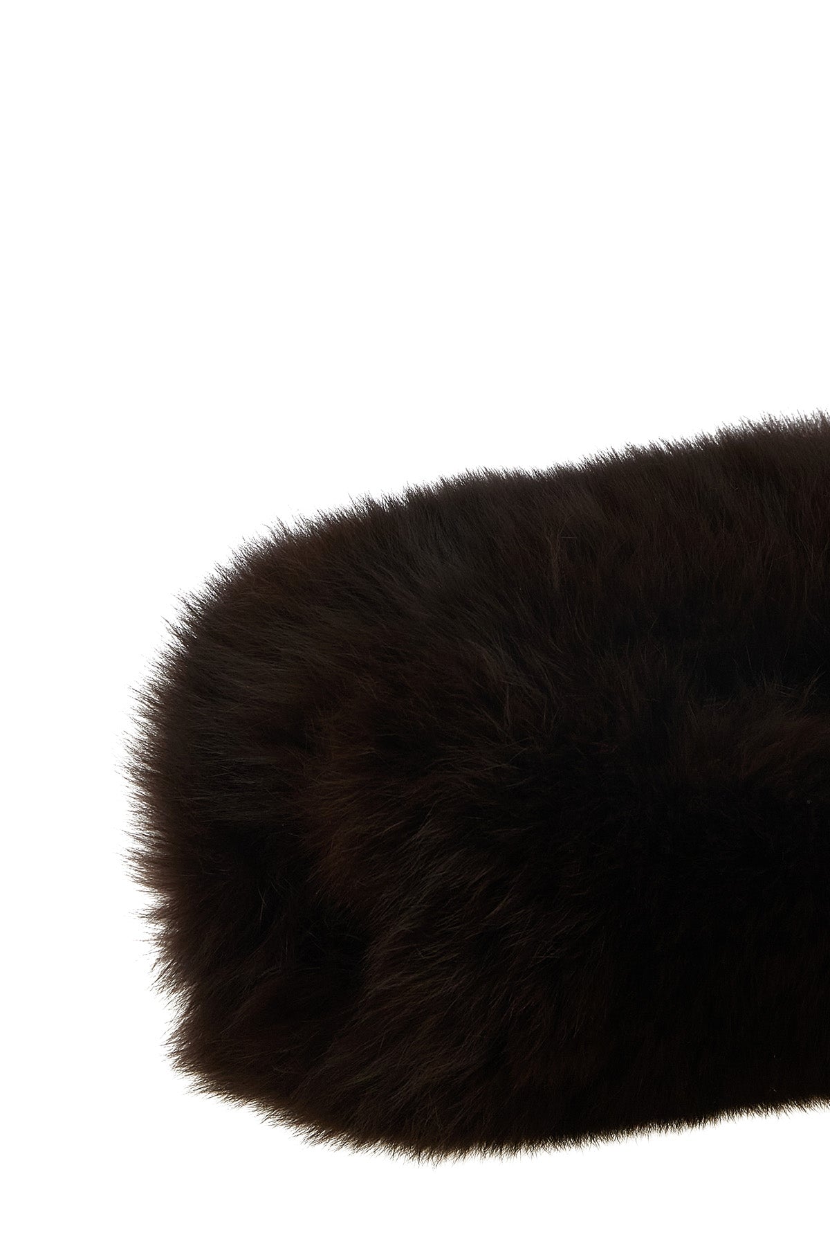 yves salomons 2-in-1 sleeve redefines the winter accessory through an envelopin