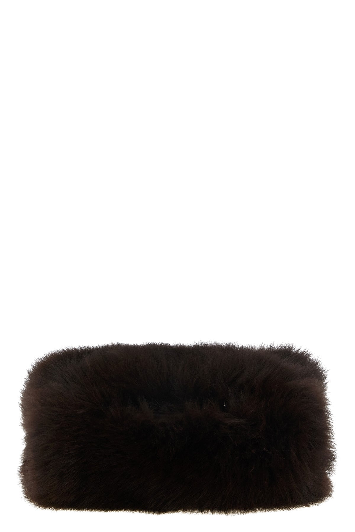 yves salomons 2-in-1 sleeve redefines the winter accessory through an envelopin