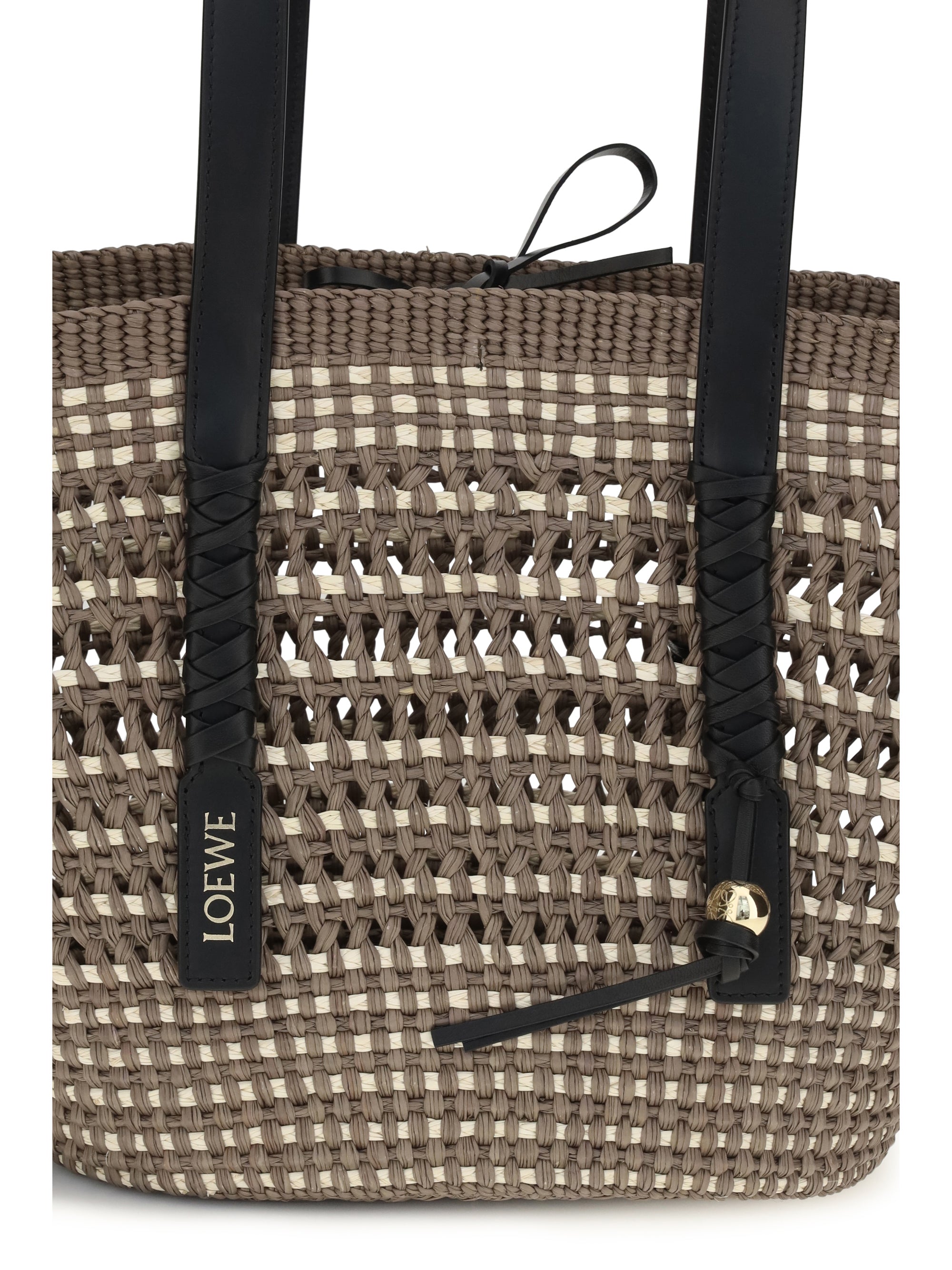 medium braid basket shoulder bag in iraca palm and calfskin