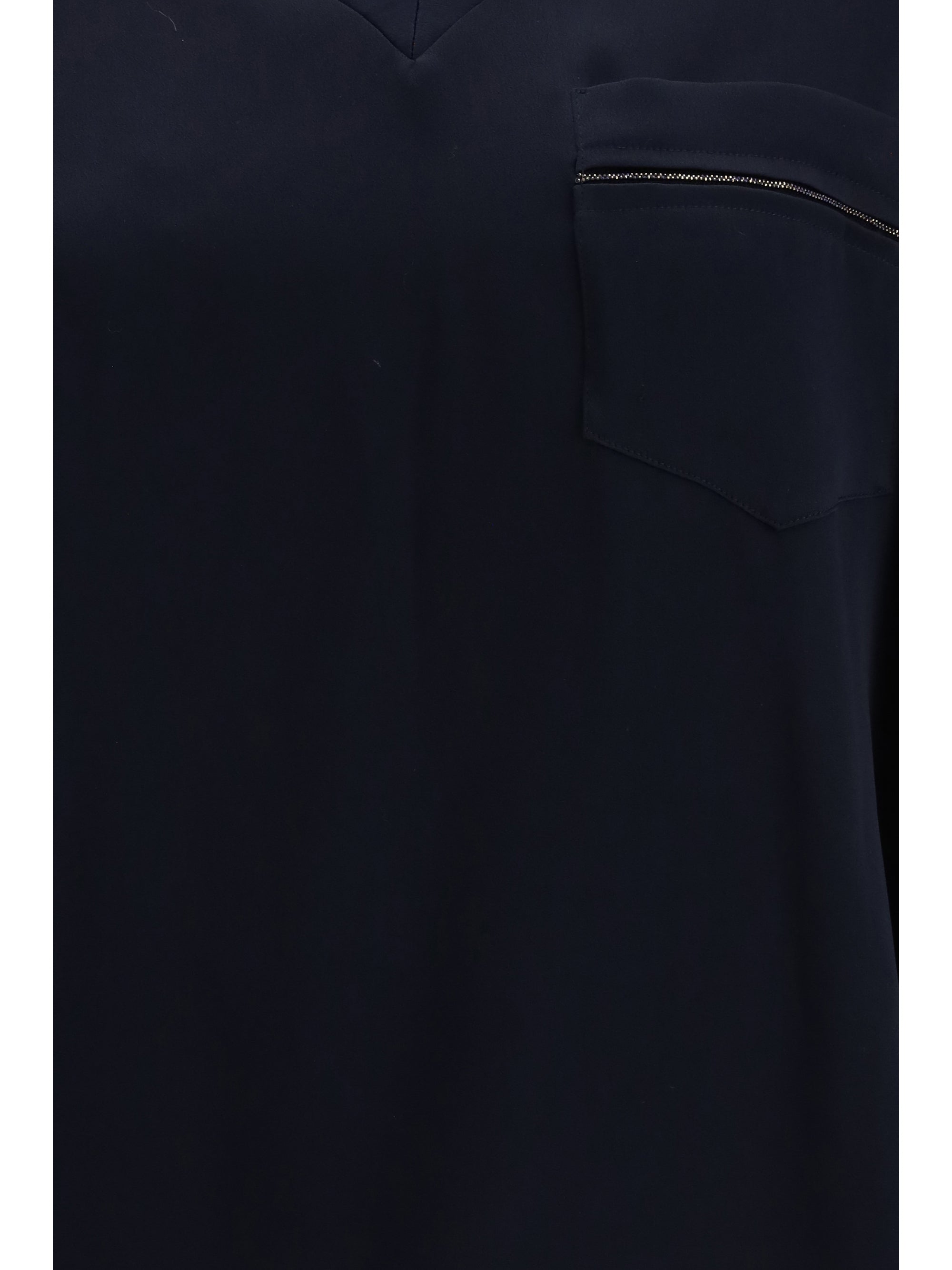short-sleeved t-shirt