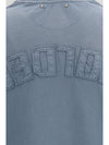t-shirt crewneck with logo patch