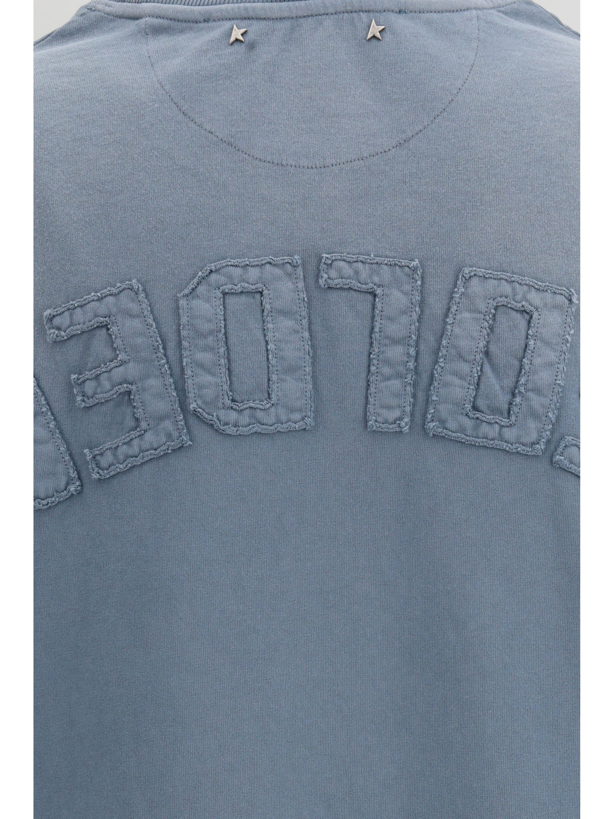 t-shirt crewneck with logo patch