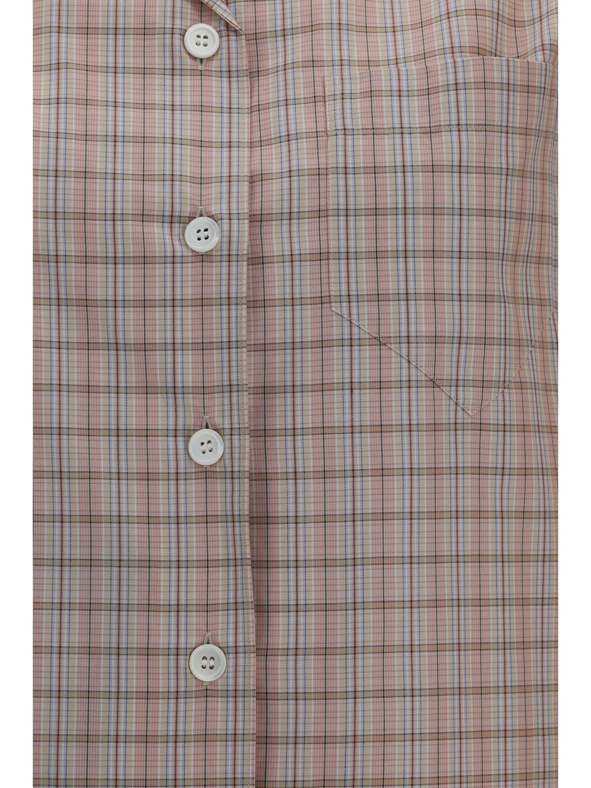 short-sleeved check shirt