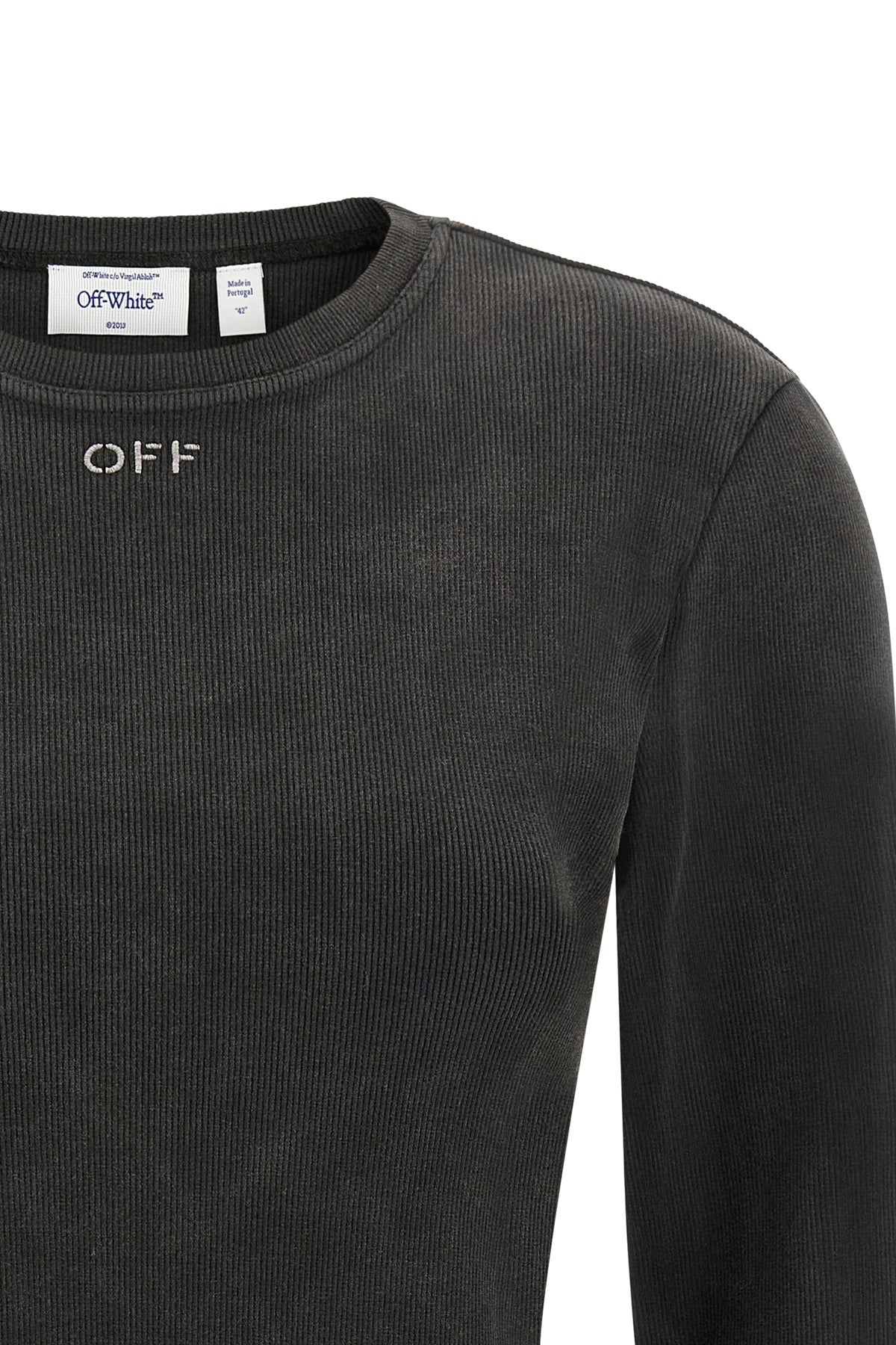 the off-white off stamp long-sleeved t-shirt defines a tight silhouette throug