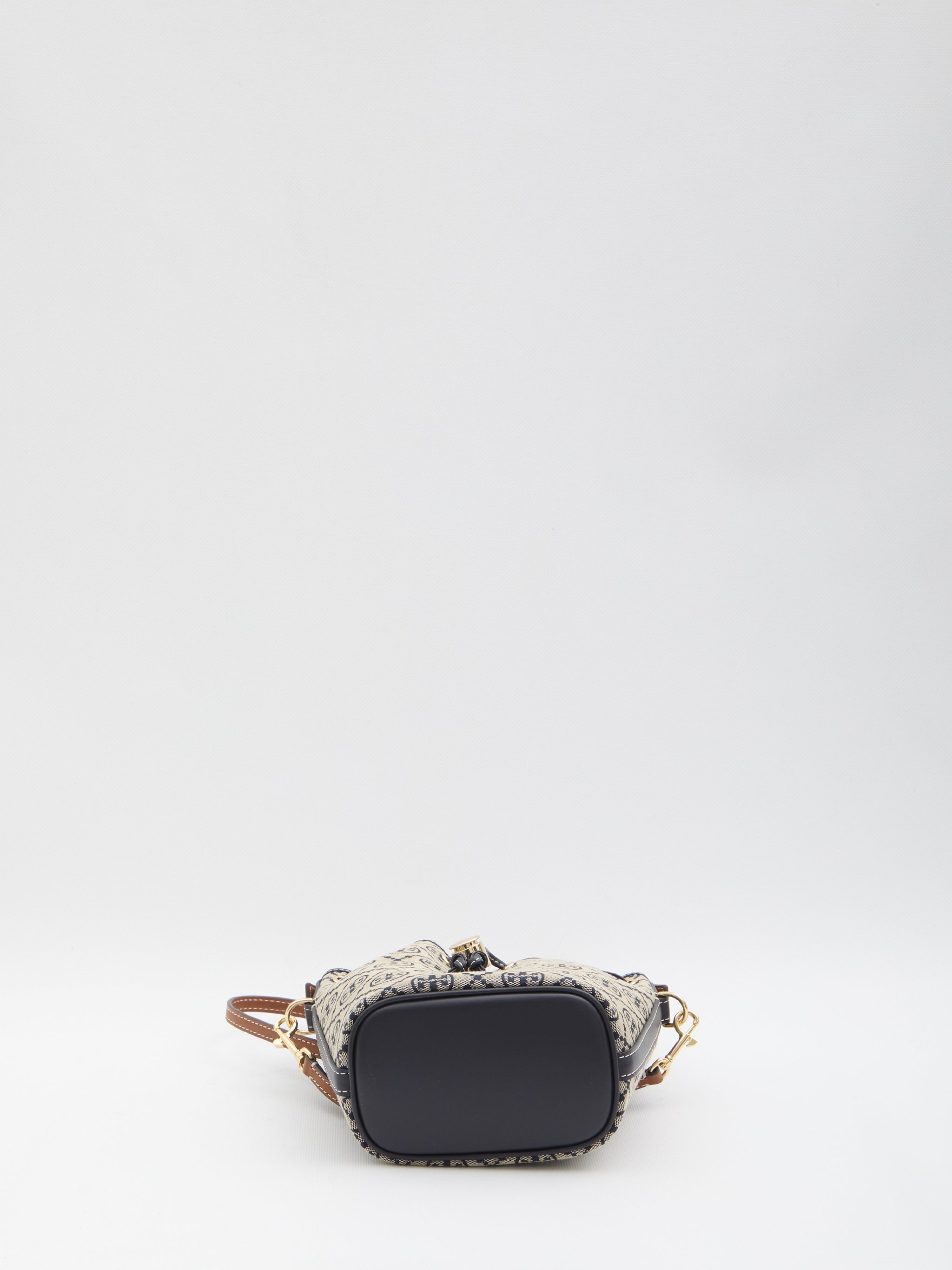 t monogram bucket bag mini