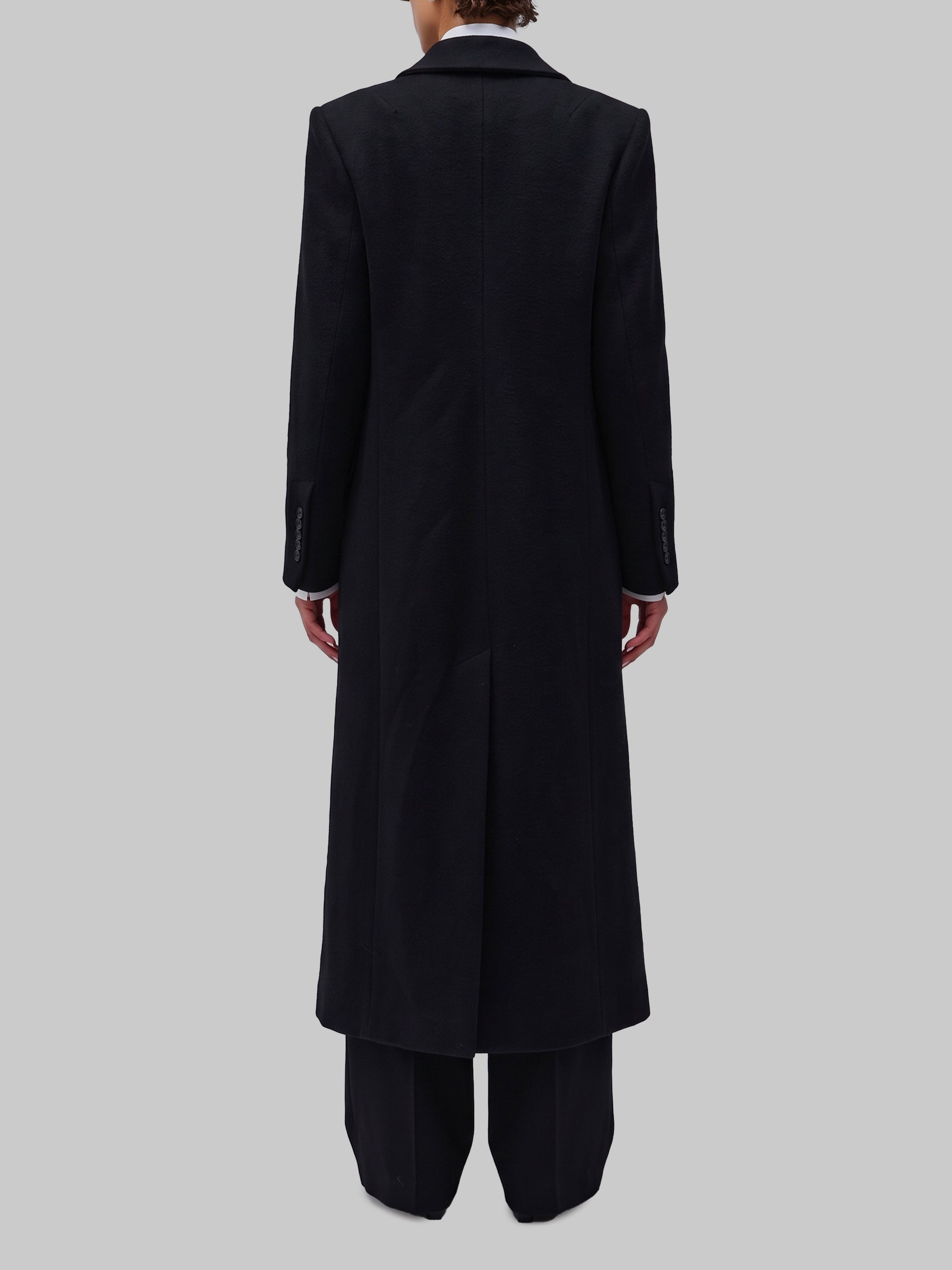 black iochloris coat