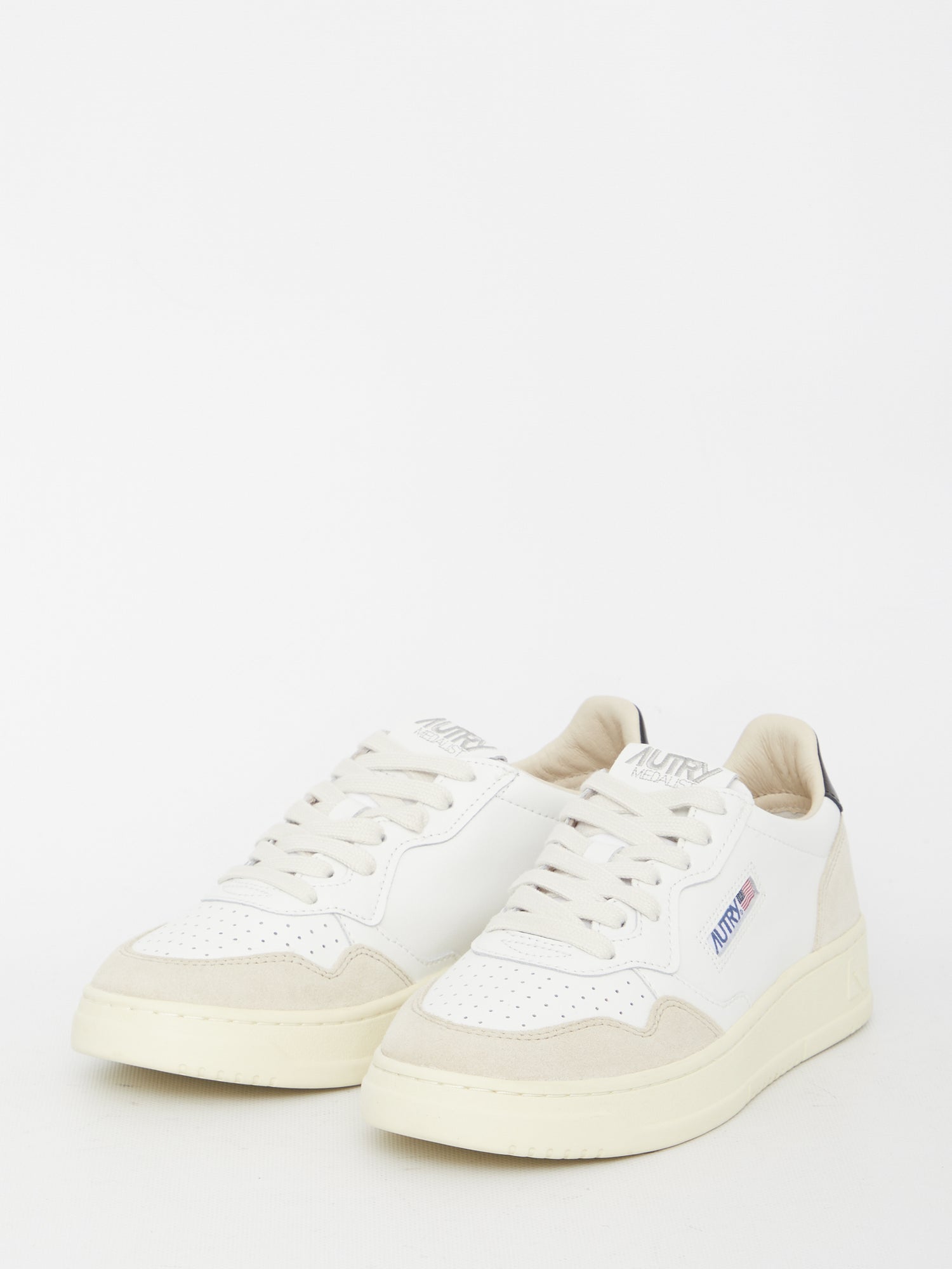 AUTRY 37 medalist low sneakers 

