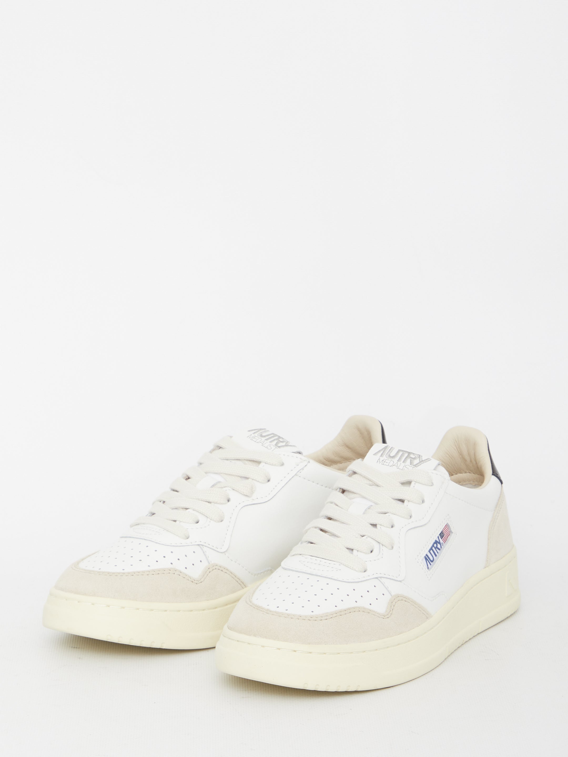 AUTRY 37 medalist low sneakers 
