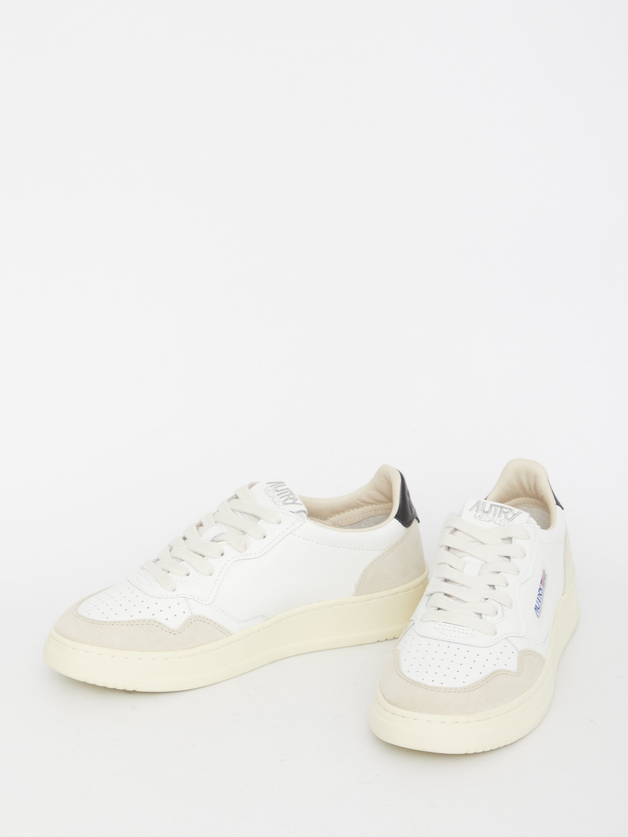 medalist low sneakers