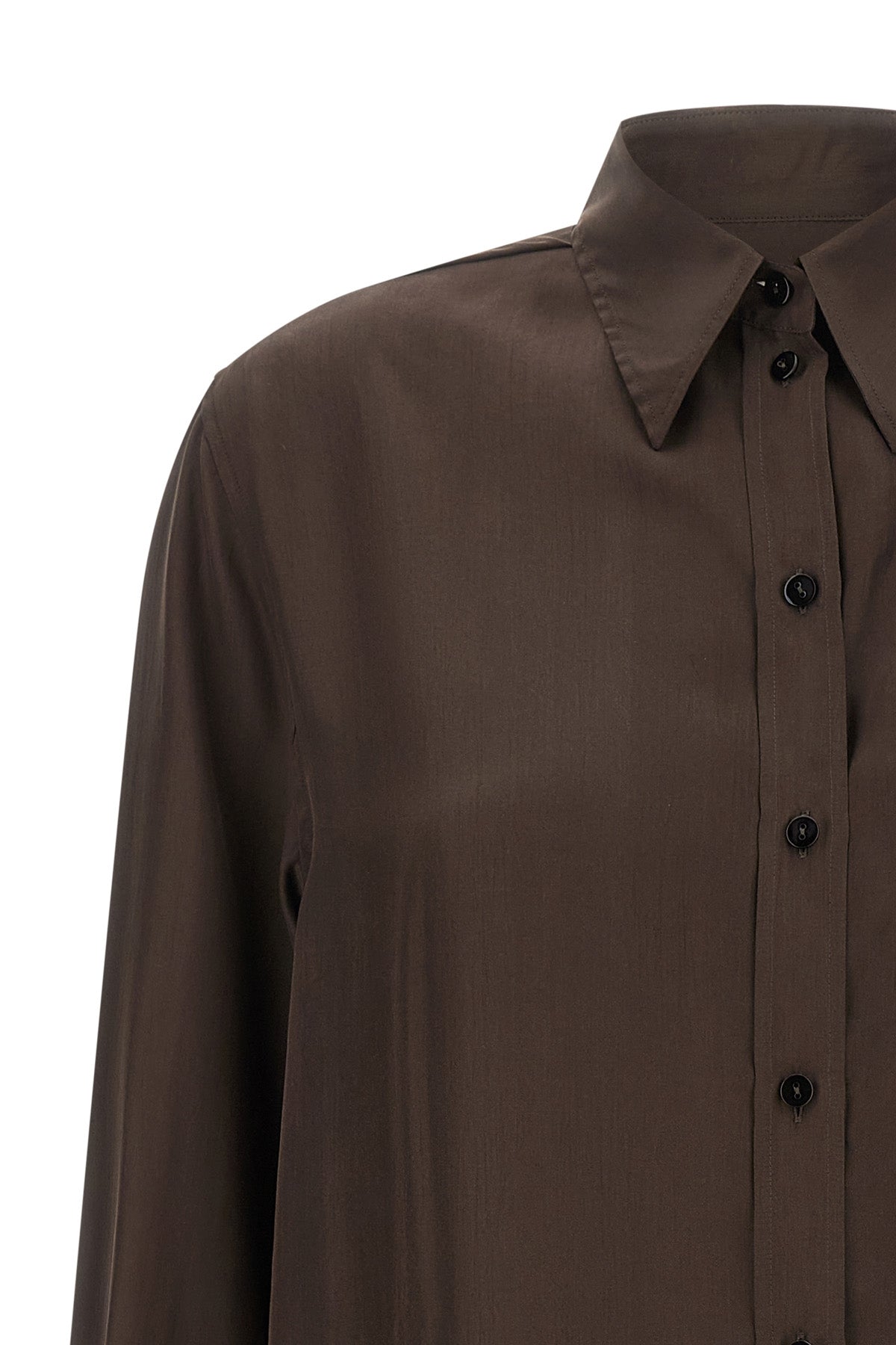the frankie xacus shirt redefines the codes of everyday elegance through a flu