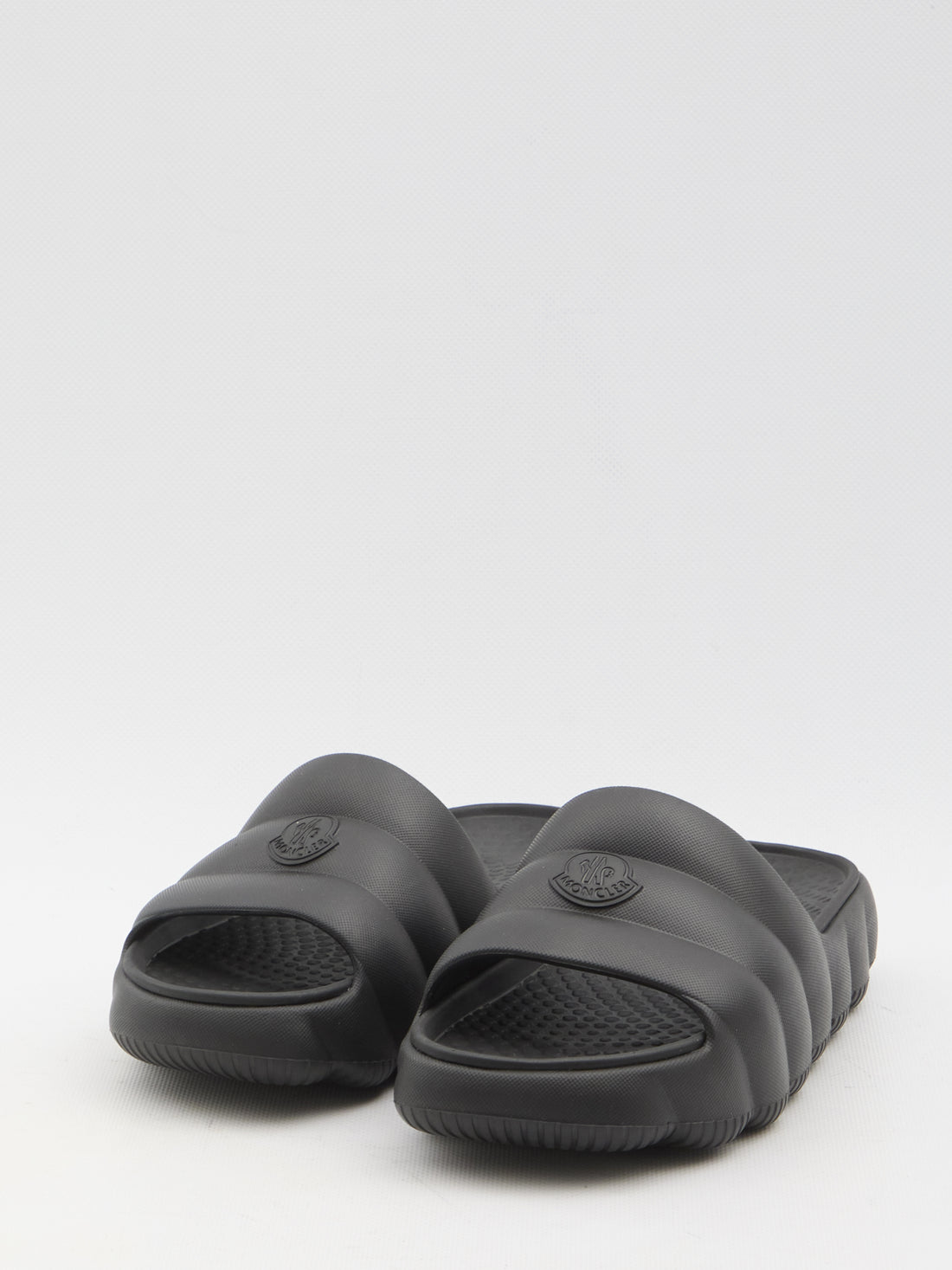 MONCLER 37 lilo slides