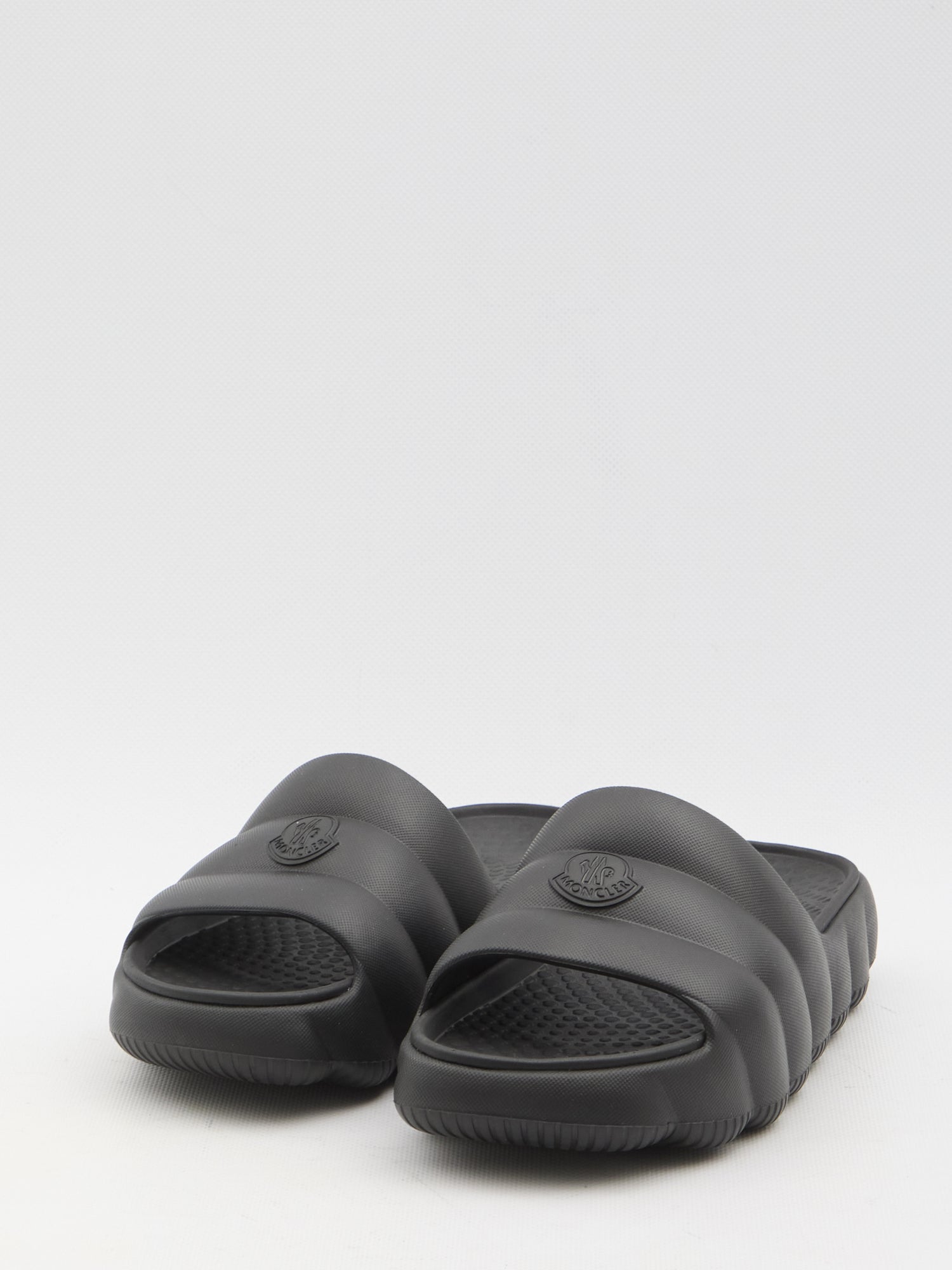 MONCLER 37 lilo slides