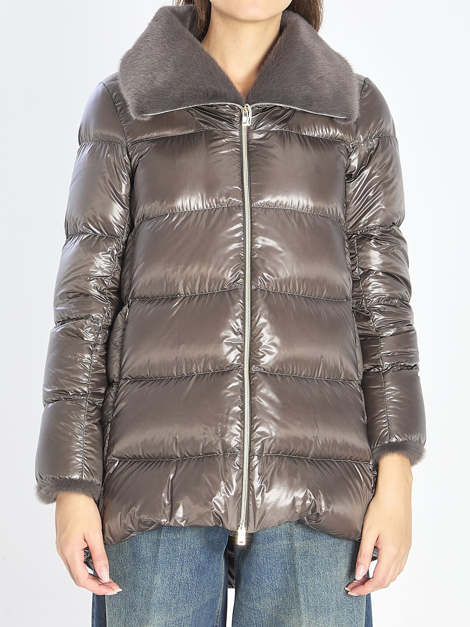 HERNO 40 light puffer with collar fur 