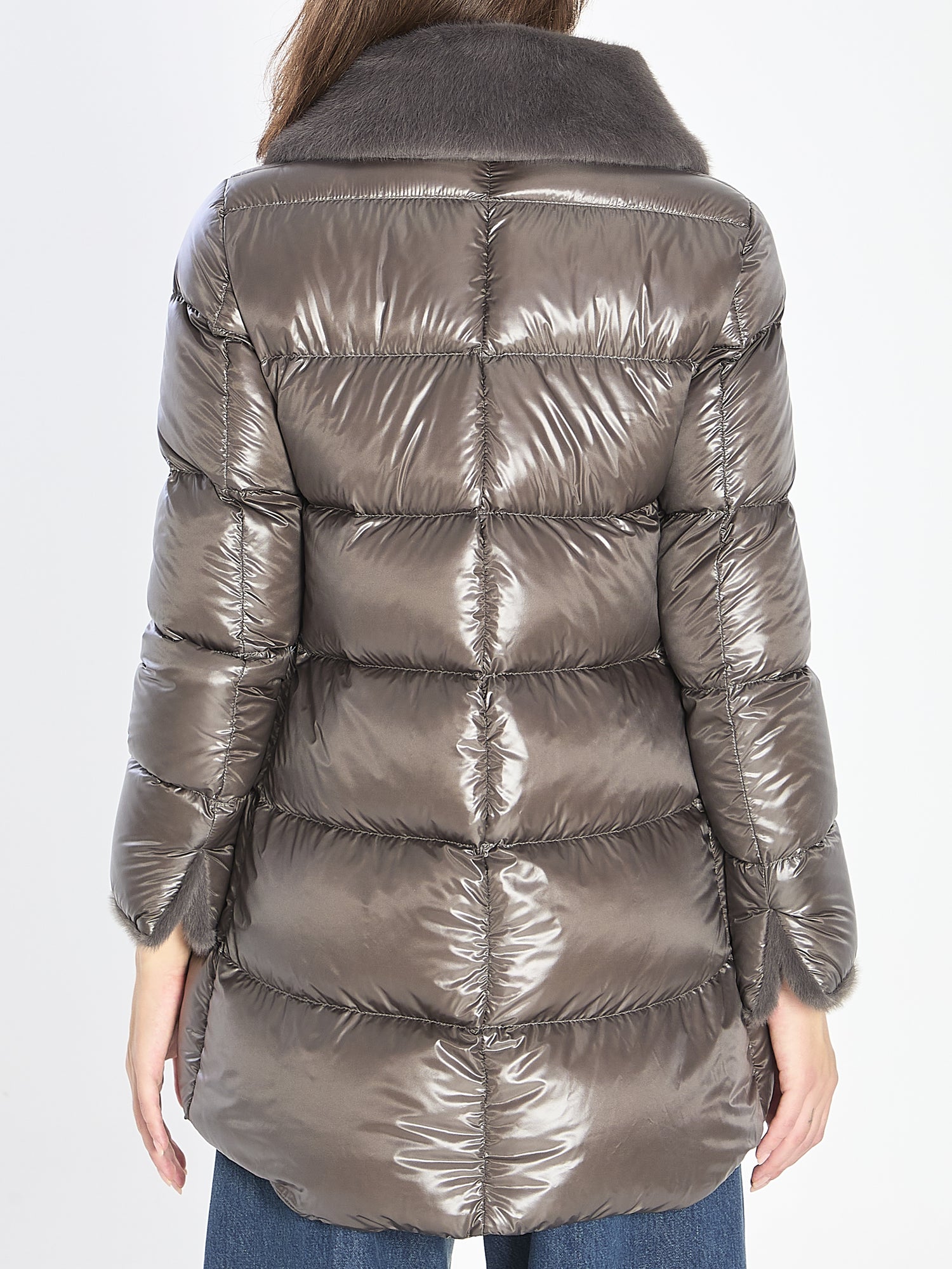 HERNO 40 light puffer with collar fur 