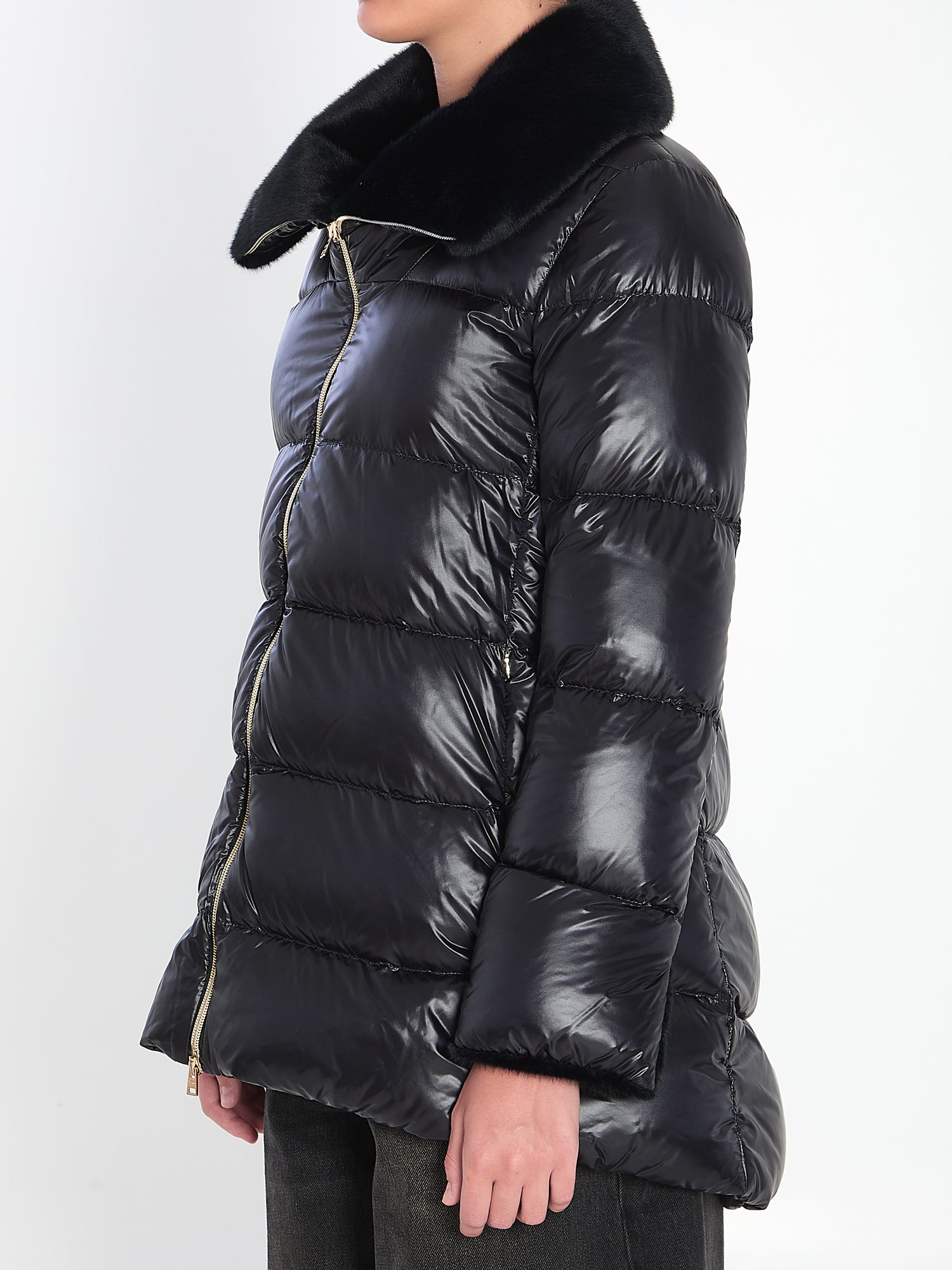 HERNO 40 light puffer with collar fur 