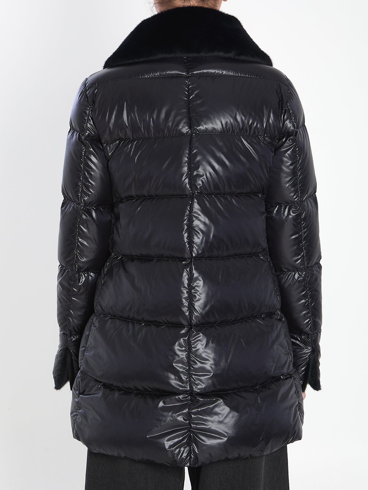 HERNO 40 light puffer with collar fur 