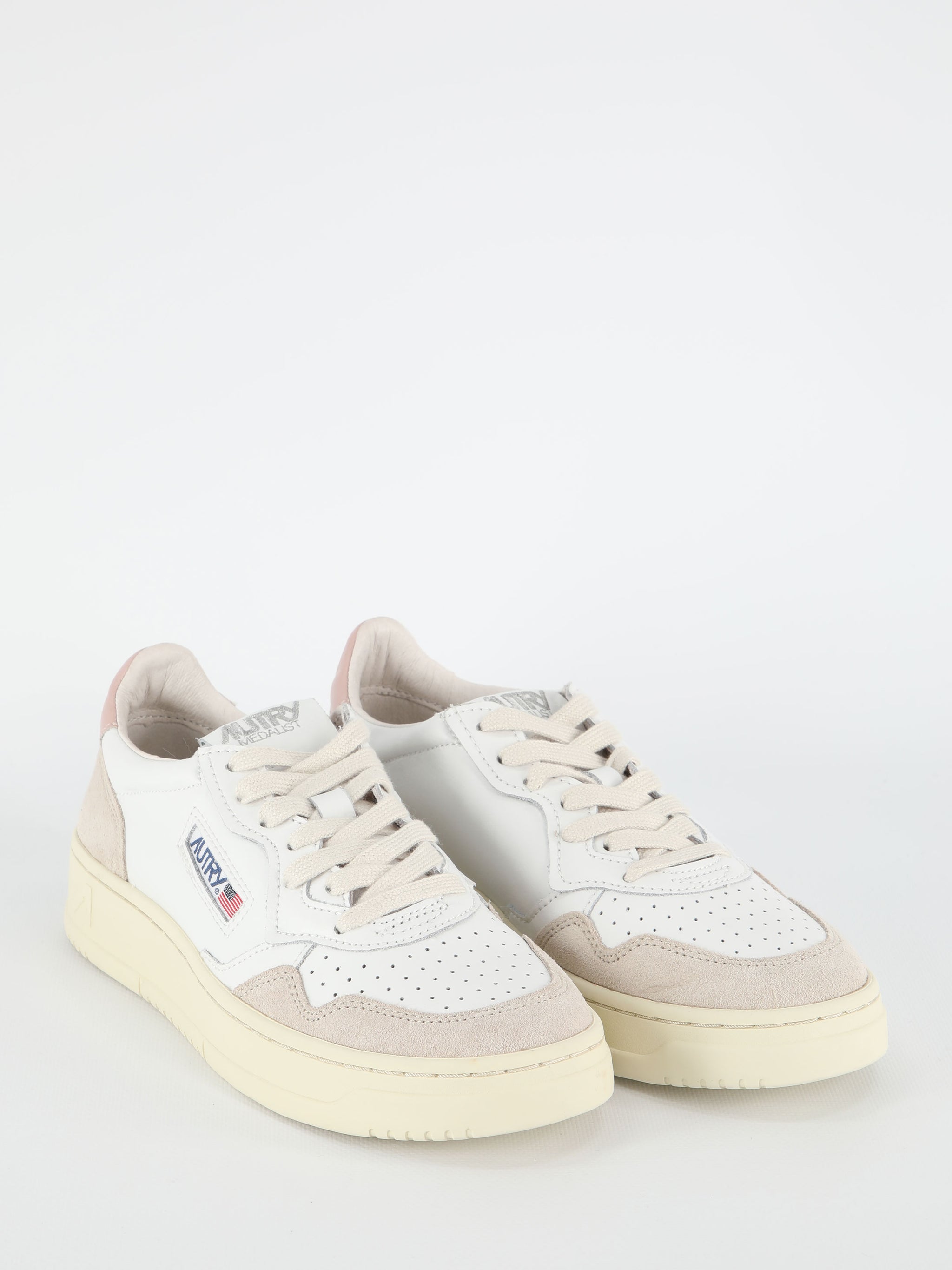 medalist low sneakers