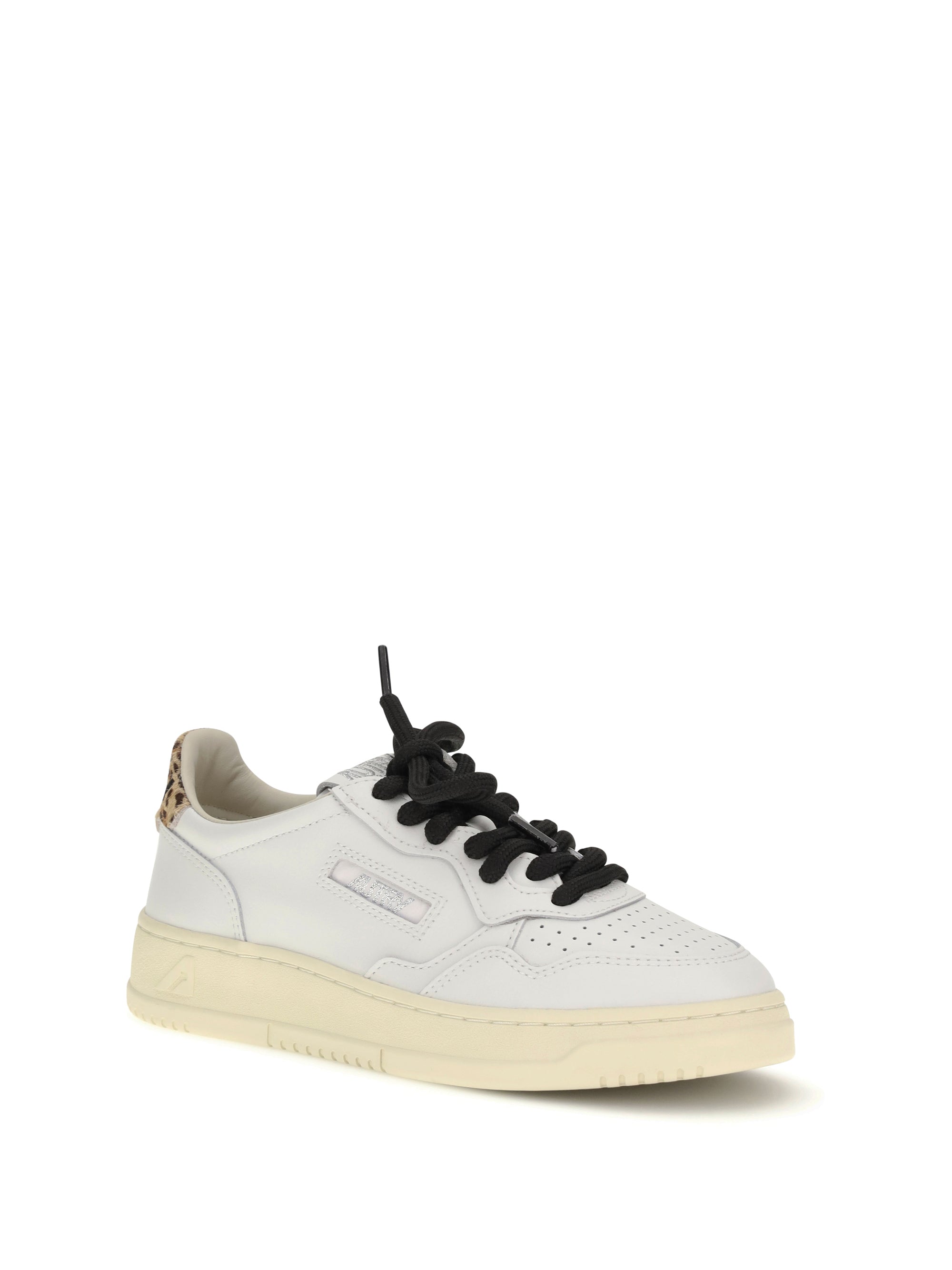 AUTRY 36 medalist low leather sneakers